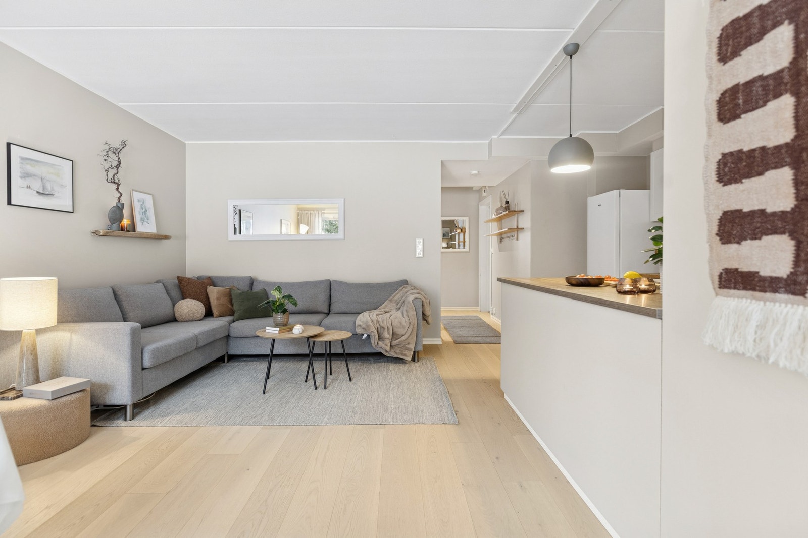 Stuen er åpen og luftig! Galleribilde