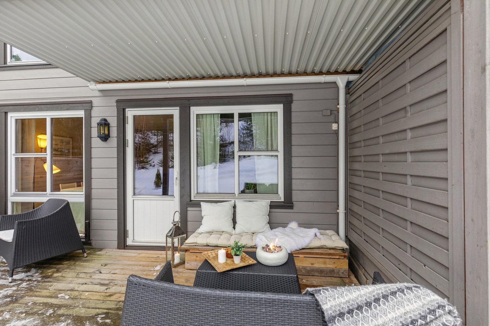 Terrassen er på hele 23kvm! Galleribilde