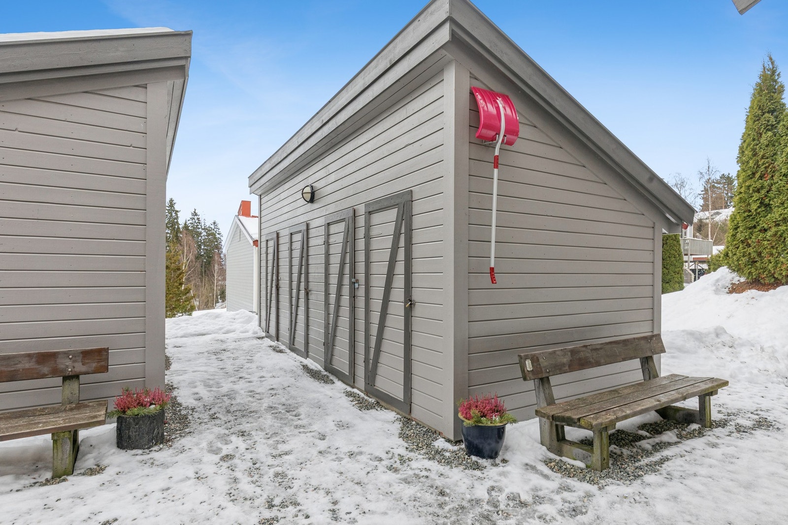 Utvendig bod. Galleribilde