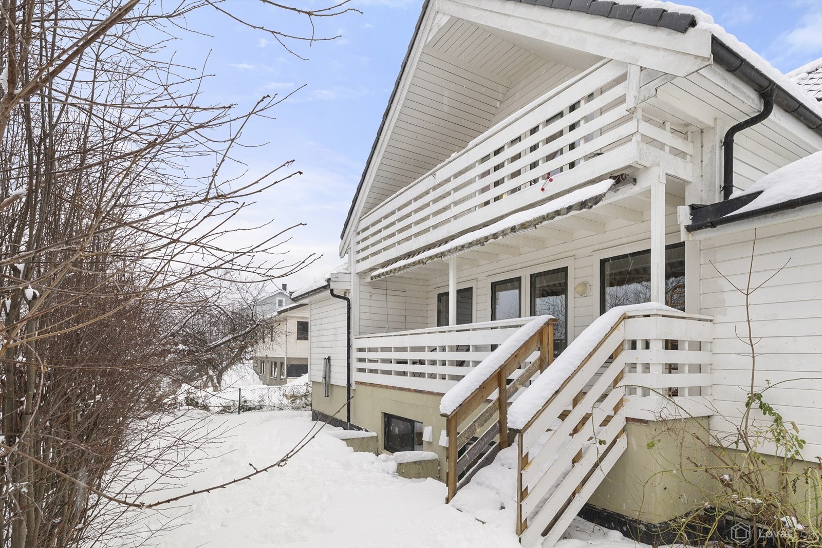 Her er det også nedgang til vestvendt hageflekk med usjenerte forhold på sommerstid. Galleribilde