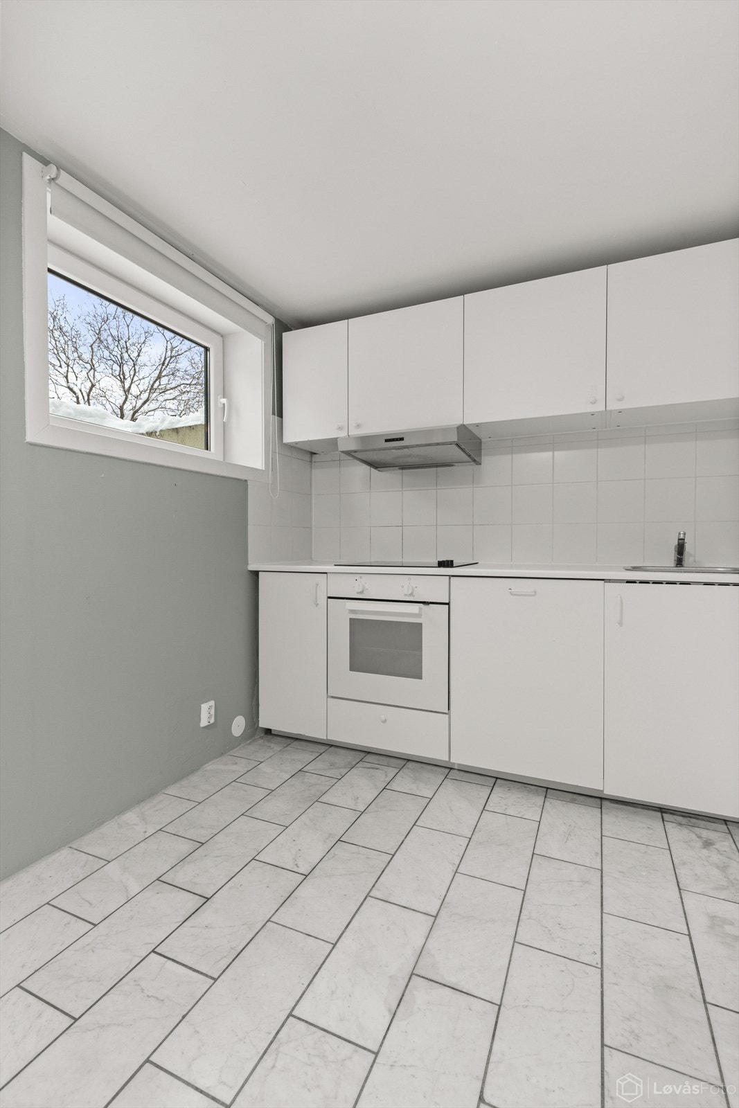 Kjøkken i underetasjen byr på gode muligheter for egne soner, eller for hybelutleie. Galleribilde