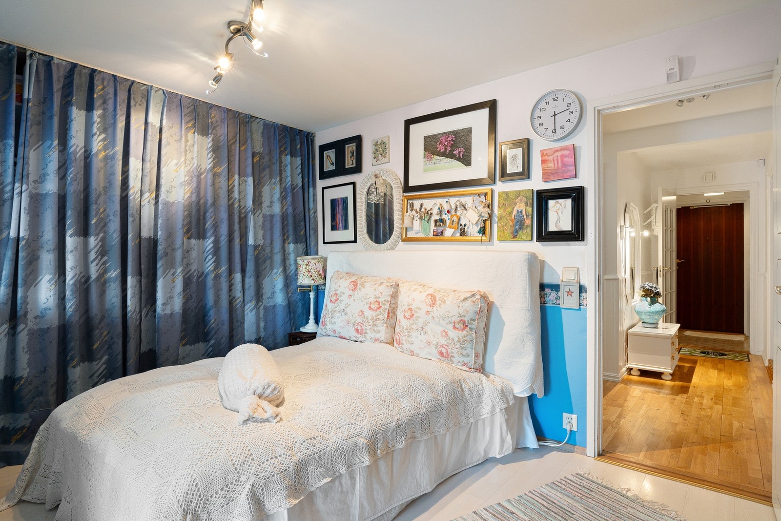 Boligen tilbyr tre soverom av god størrelse. Galleribilde