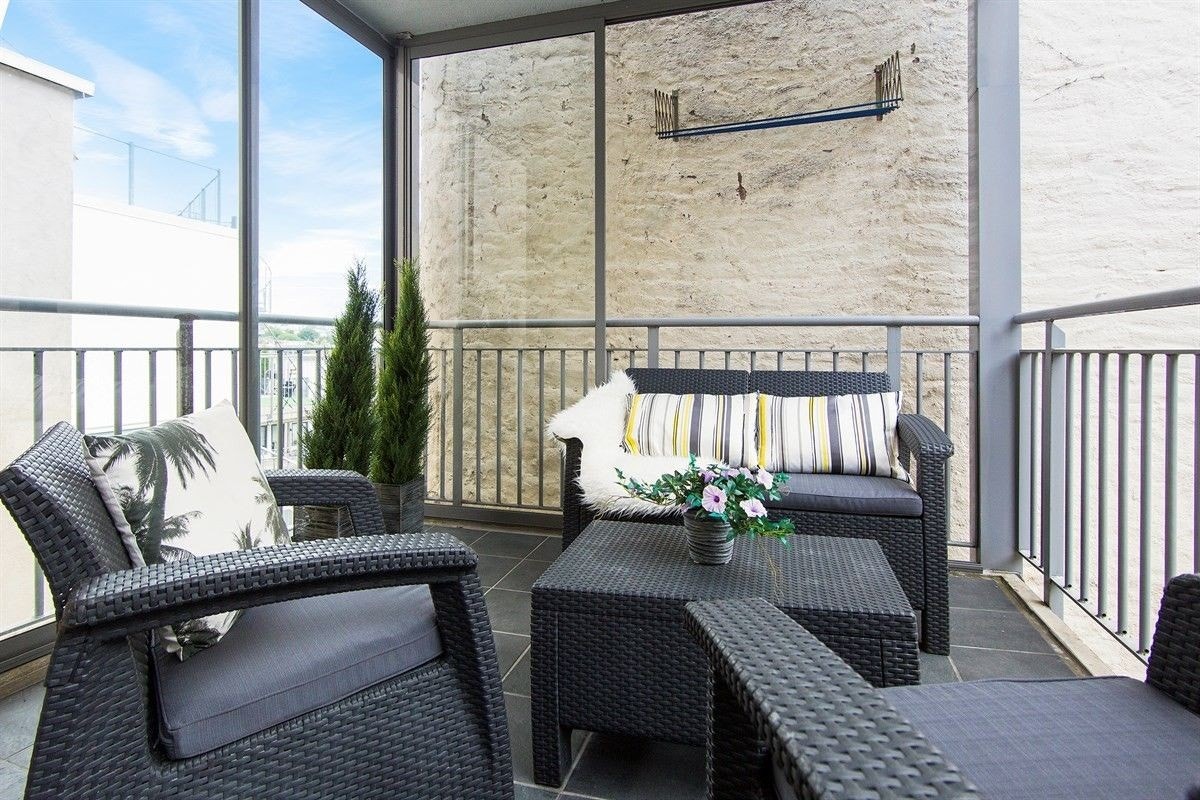 Balkong på 13 kvm. mot rolig bakgård. Galleribilde