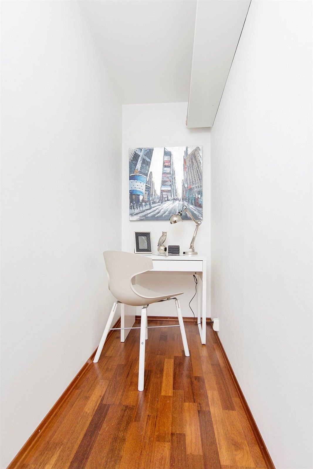 Bod/walk-in closet fra hovedsoverom. Galleribilde