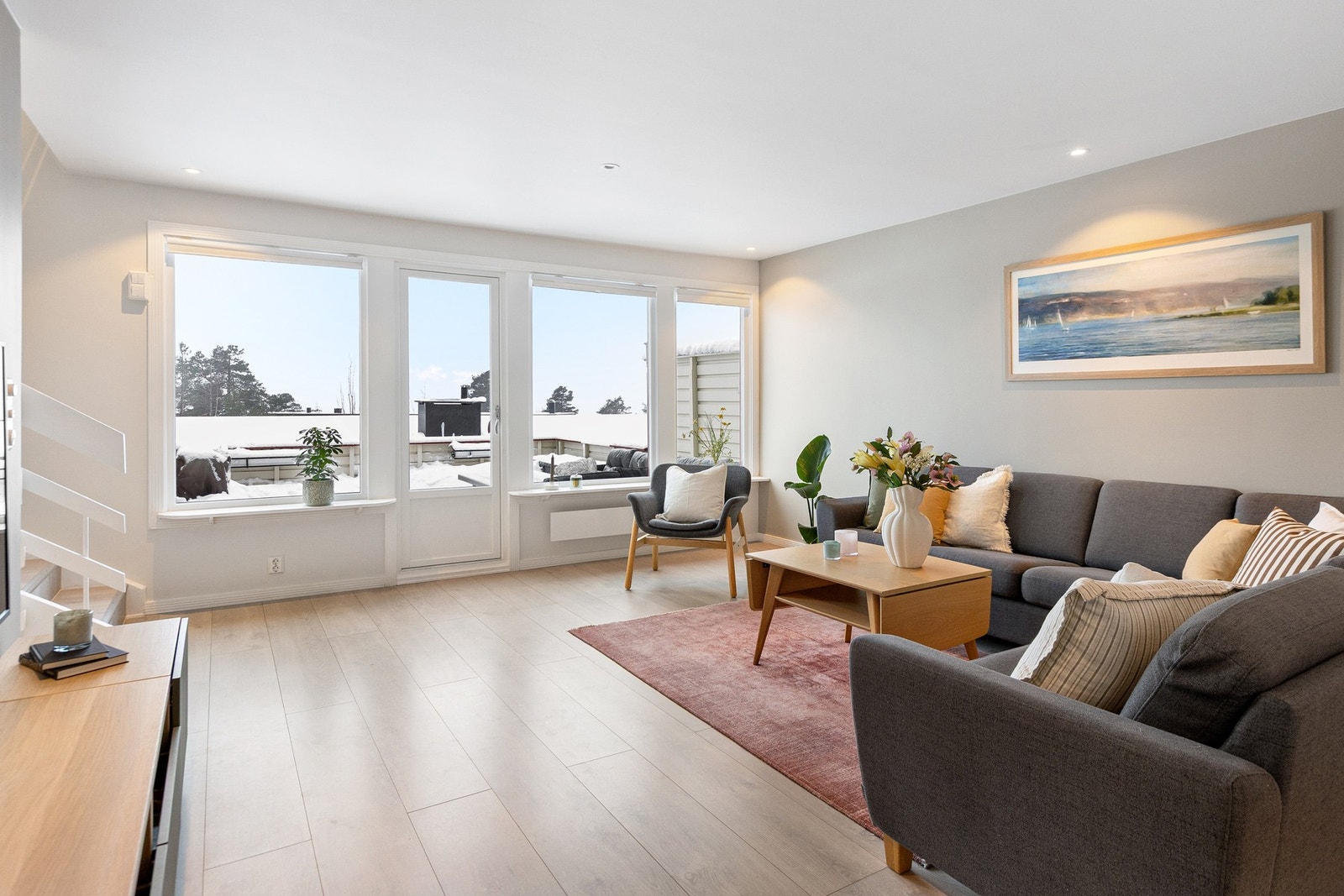 Stuen har utgang til terrasse Galleribilde