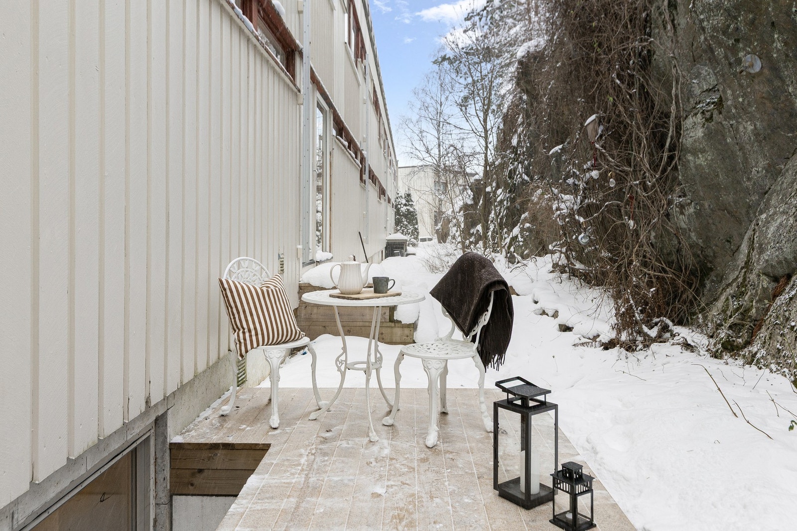 Terrasse på baksiden av bygningsmassen Galleribilde