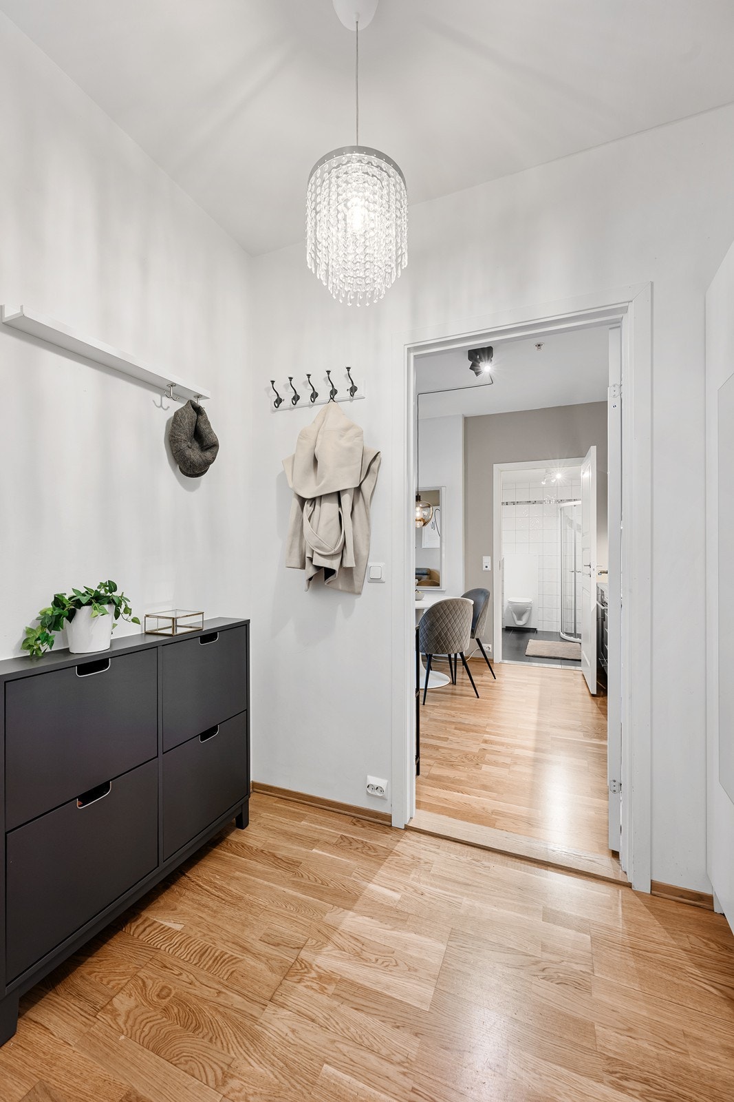 Entré/gang - god plass til oppbevaring av yttertøy. Galleribilde