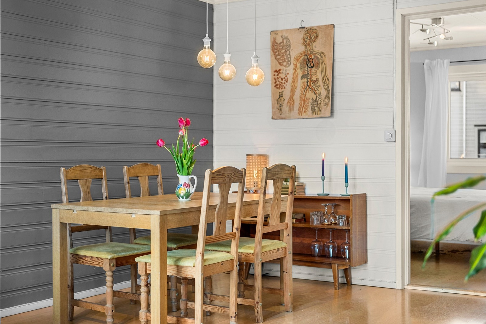 Spisesonen faller naturlig inn i rommet Galleribilde