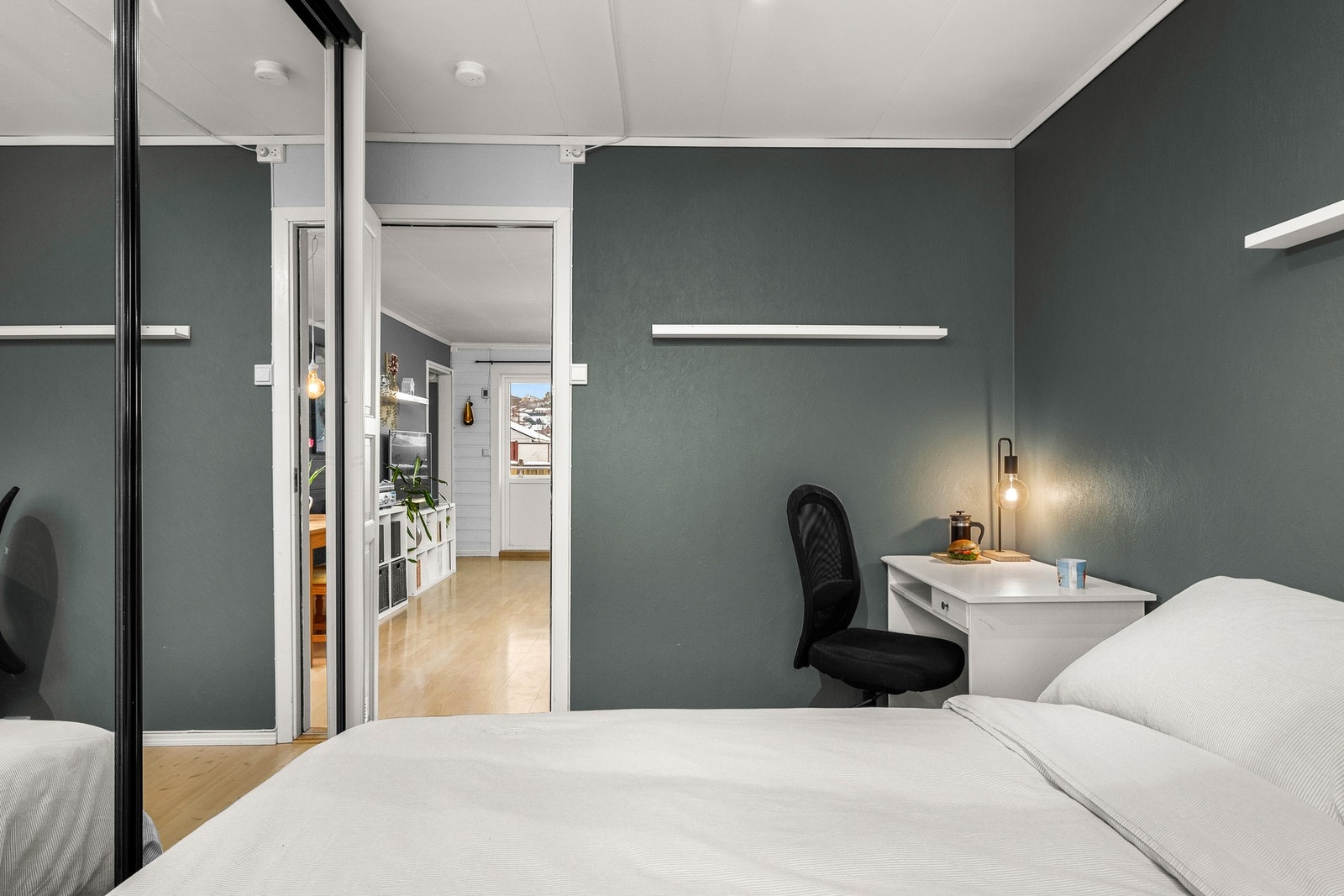 Her er det god plass til ønsket og tilhørende møblement Galleribilde