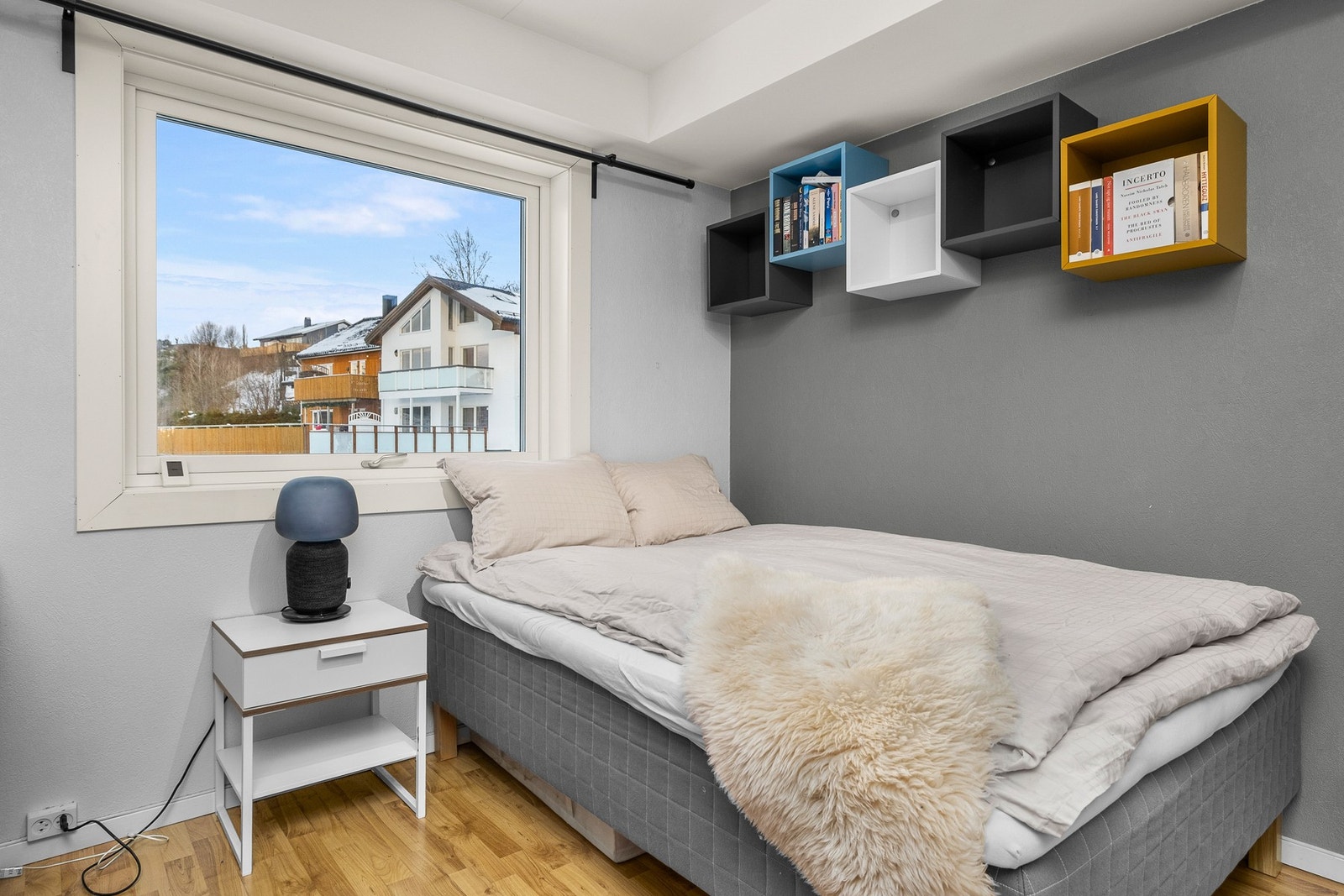 Her er det god plass til ønsket møblement Galleribilde