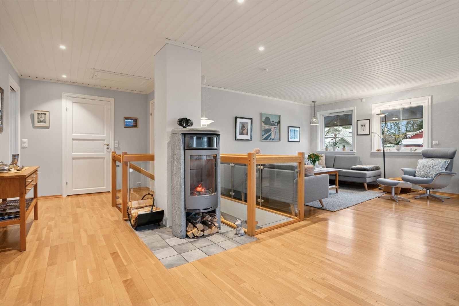 Her er det montert en peisovn for hygge og varme på kalde dager. Galleribilde