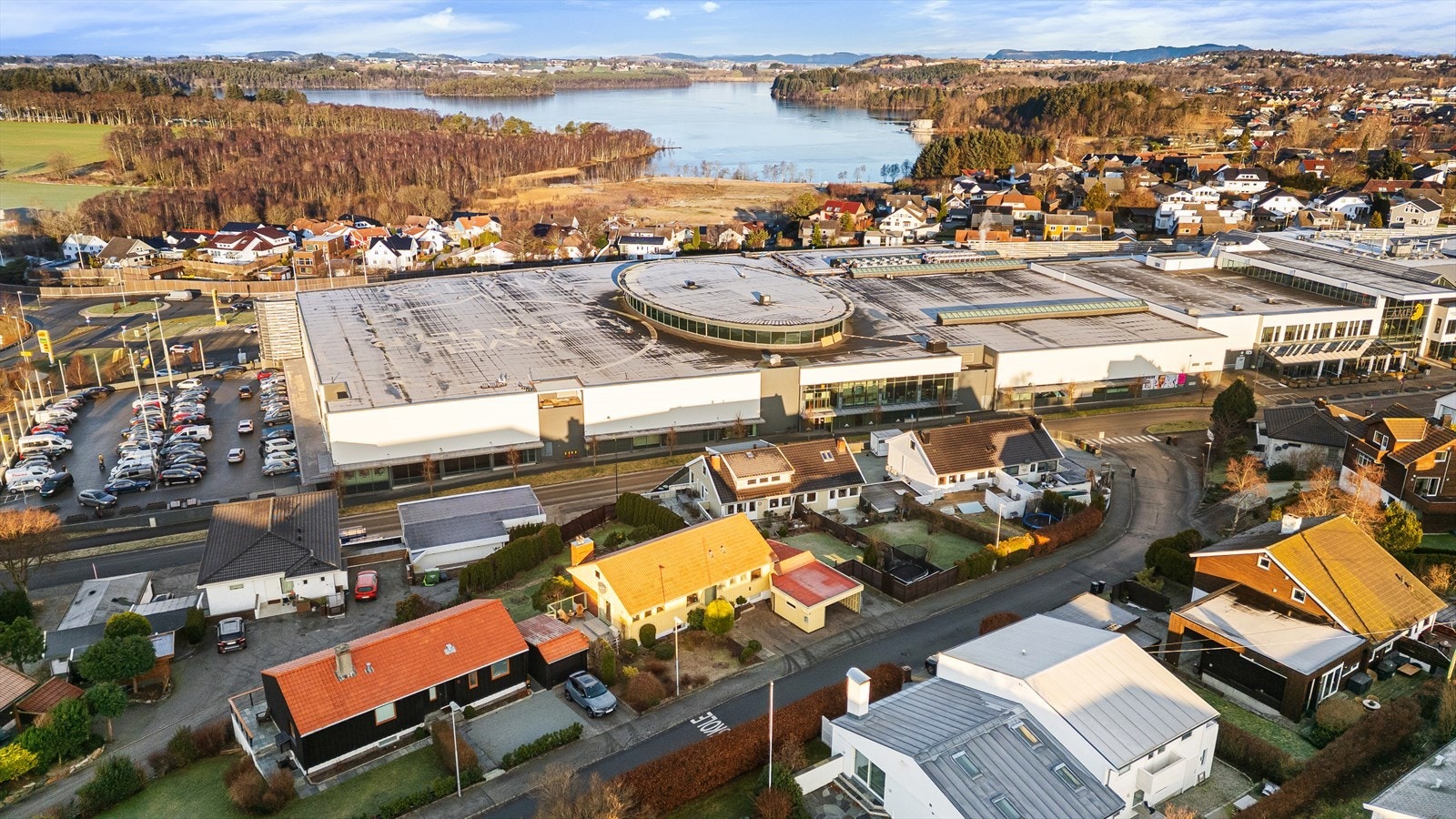 Like i nærheten ligger Madla Amfi og populære Stokkavatnet. Galleribilde