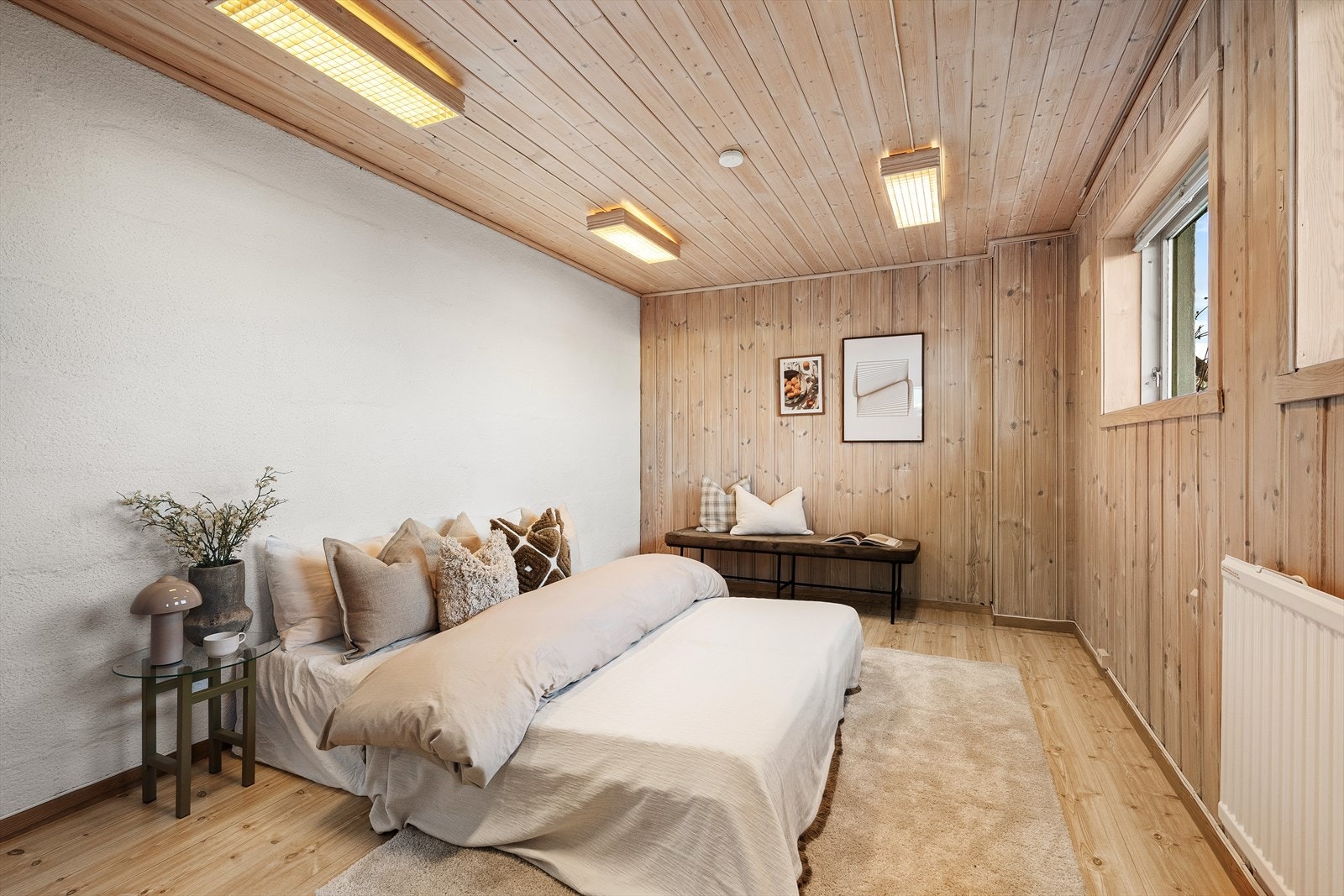 Rommet har naturlig lys og fleksible møbleringsmuligheter. Galleribilde