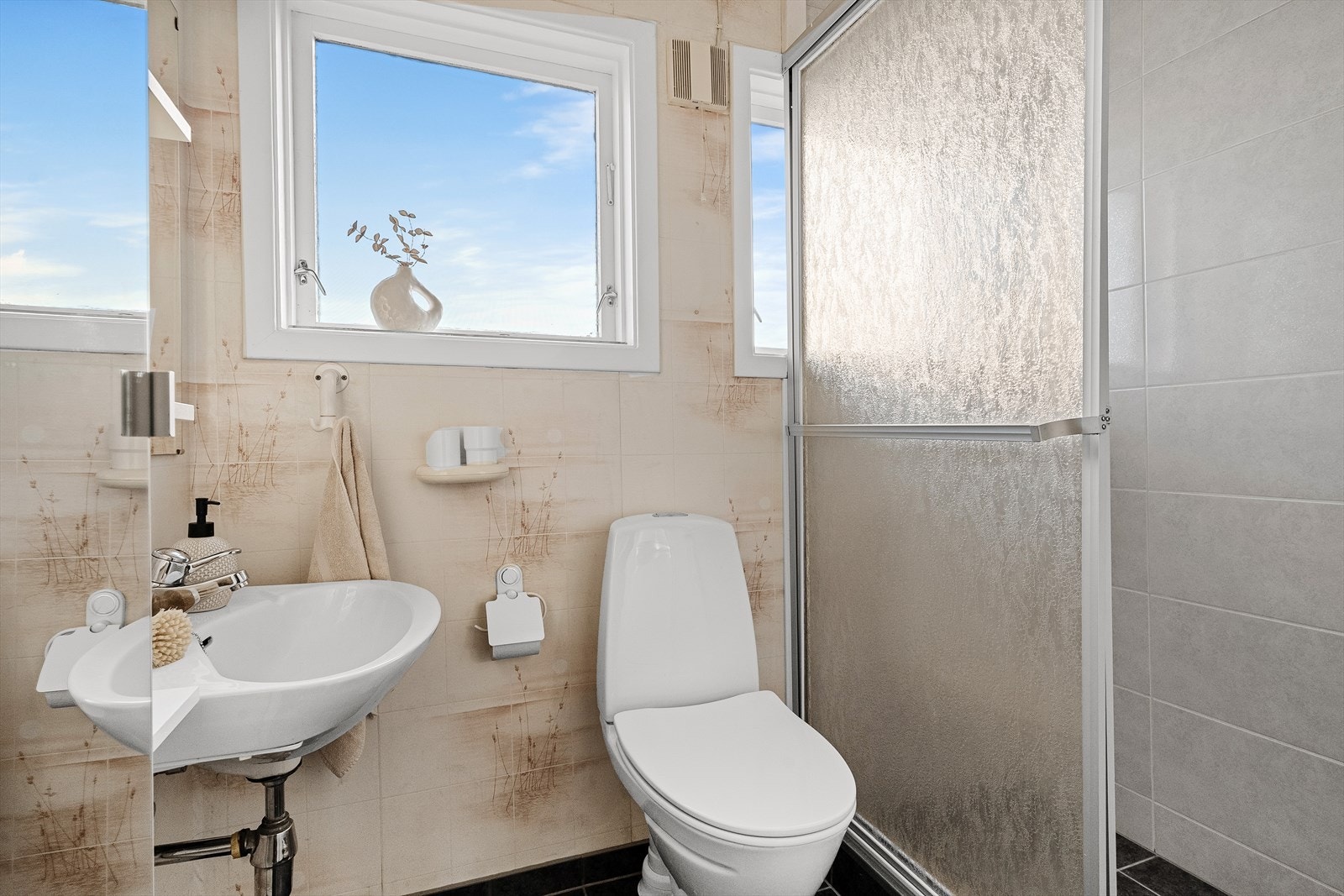 Bad med naturlig lys. Galleribilde