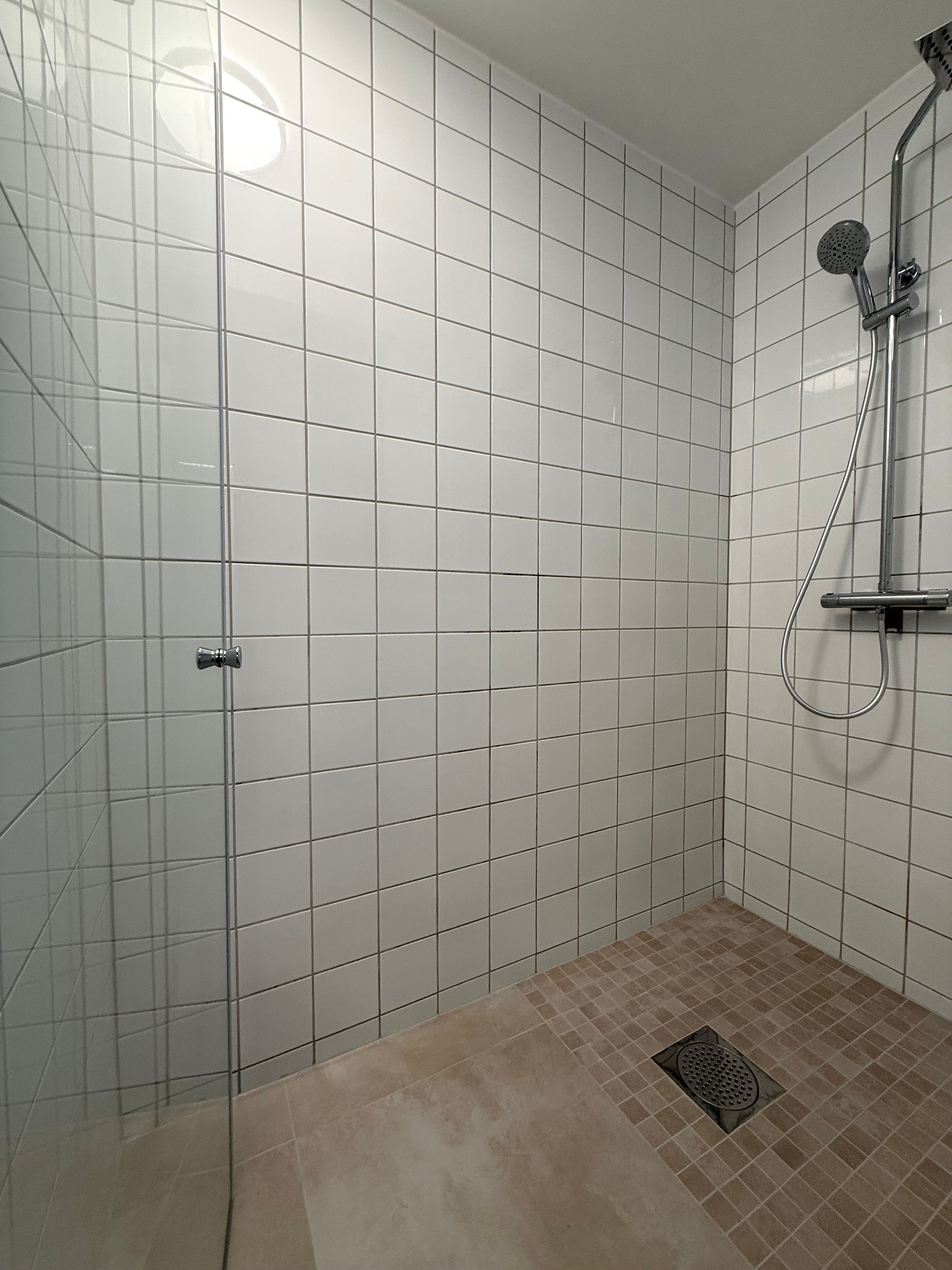 Dusjhjørne. Galleribilde