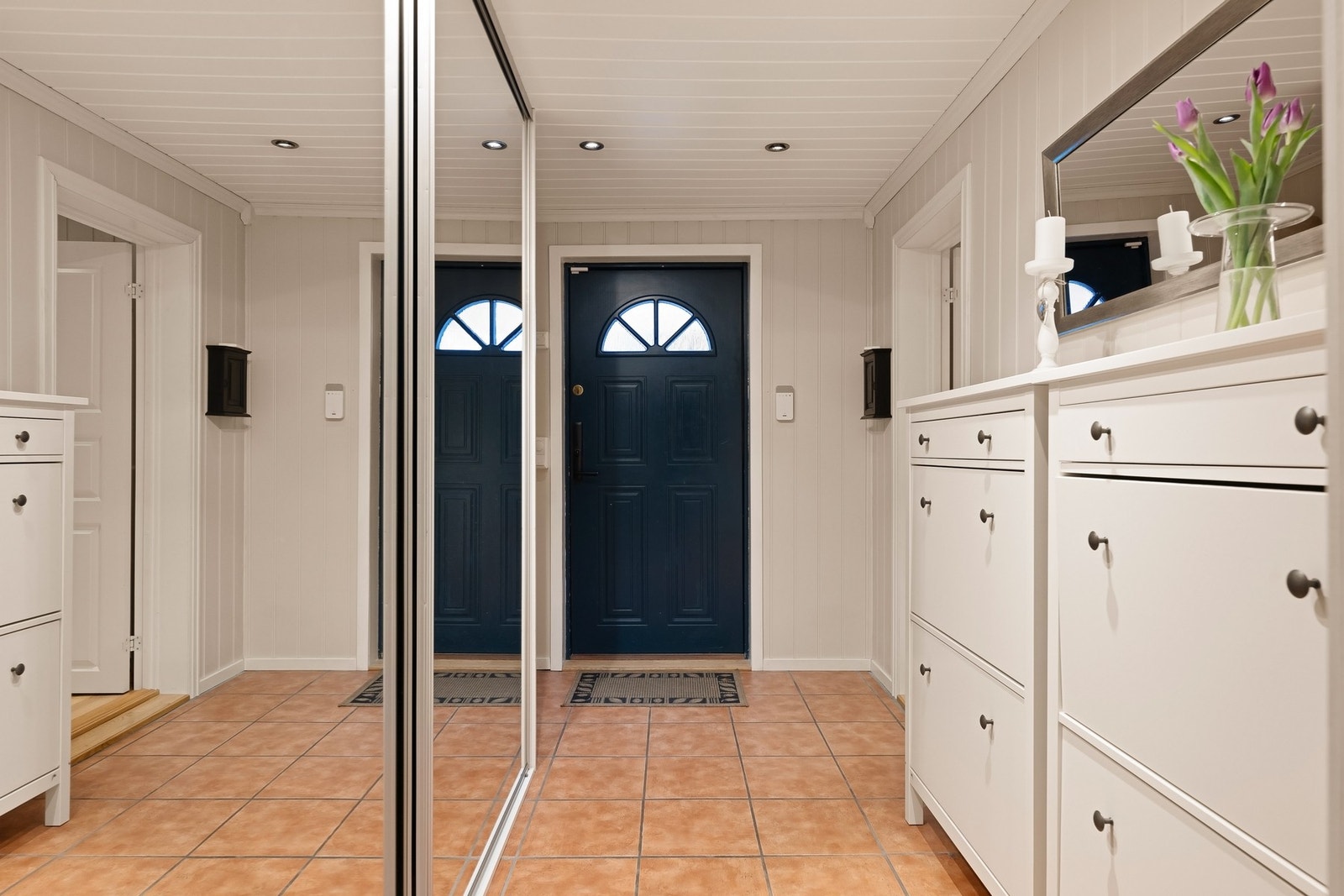 Velkommen hjem - praktisk og innbydende førsteinntrykk Galleribilde