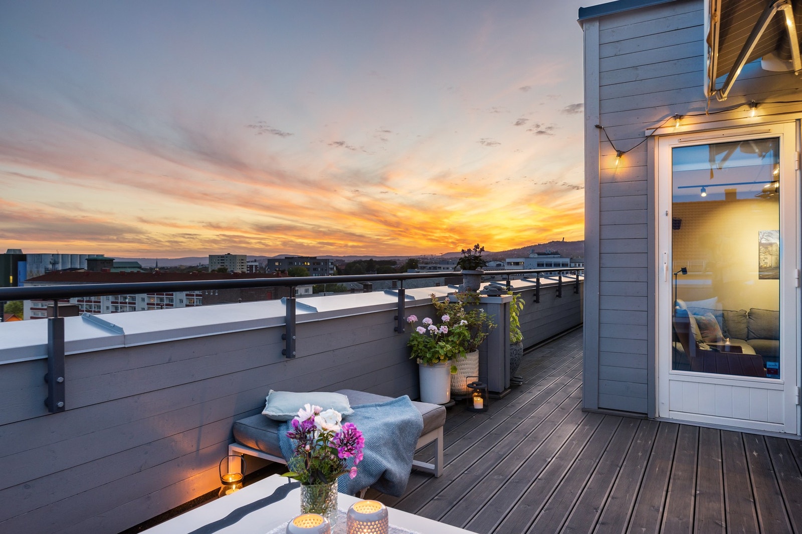 Her er det sol hele dagen og flott utsikt.
Bilder fra tidligere salg. FOTO: Glenn Pettersen Galleribilde