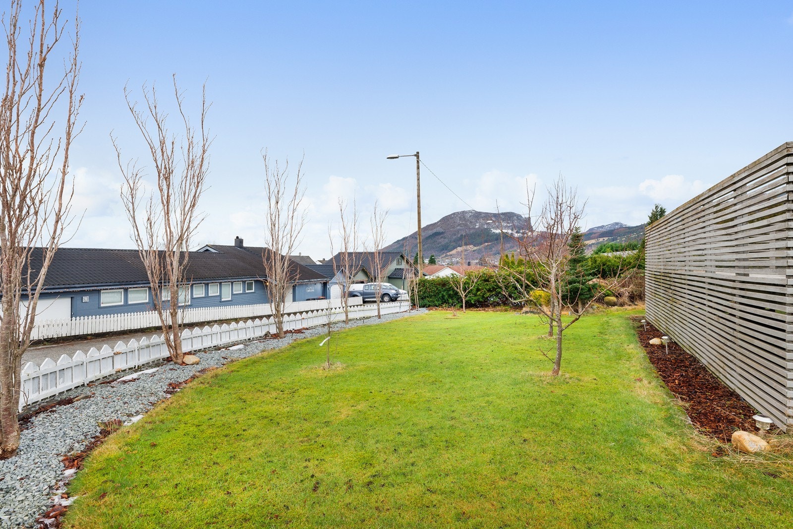 Boligen ligger i et attraktivt og trygt boligområde med kort avstand til alle av Jørpelands fasiliteter. Galleribilde