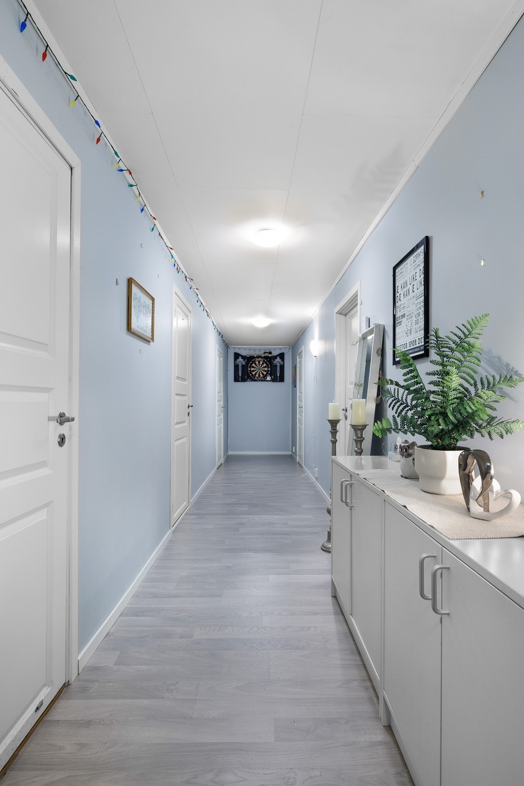 Gang i underetasjen. Galleribilde