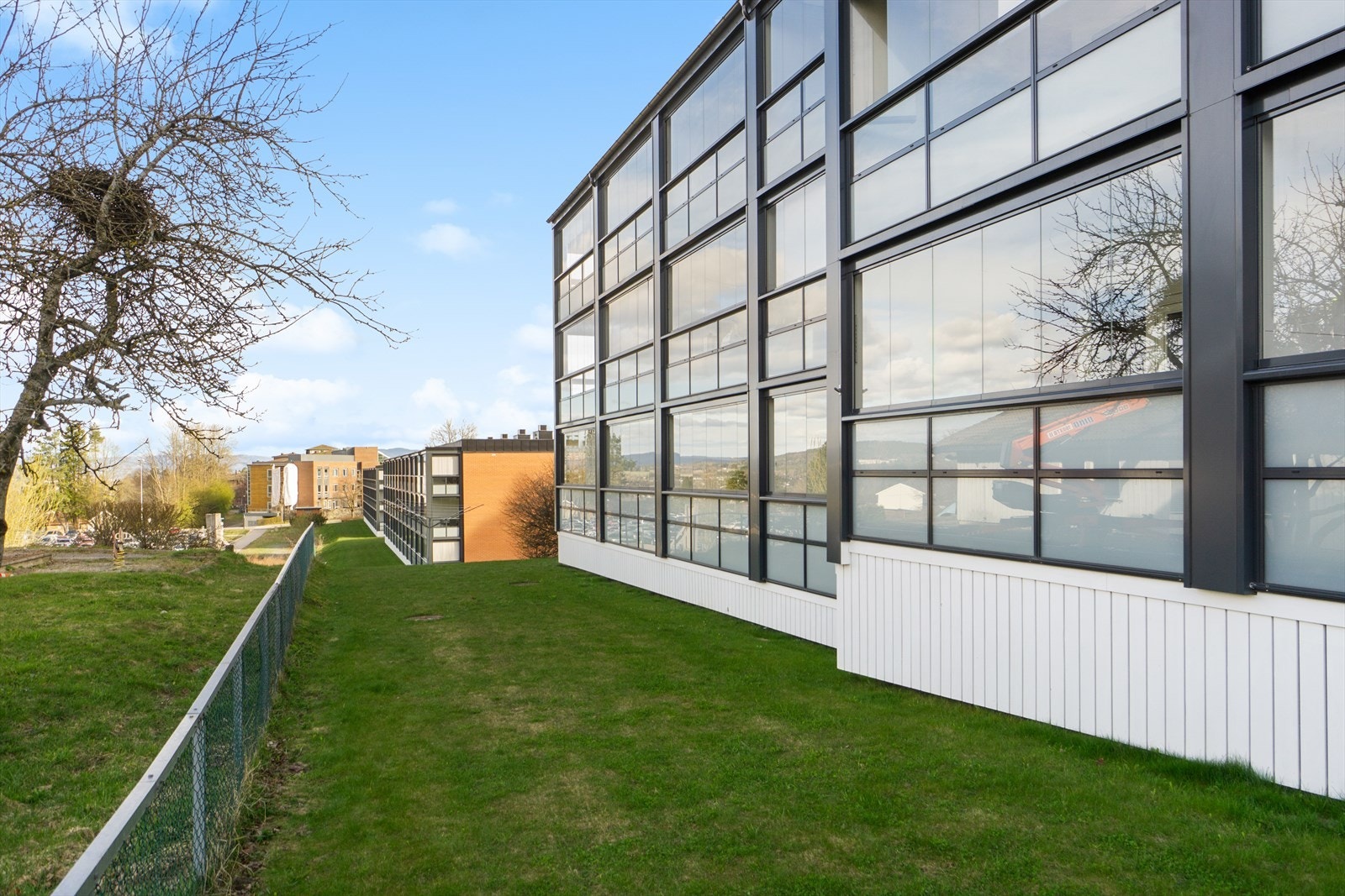 Romslig innglasset balkong ny i 2022 - Ca. 11 kvm Galleribilde