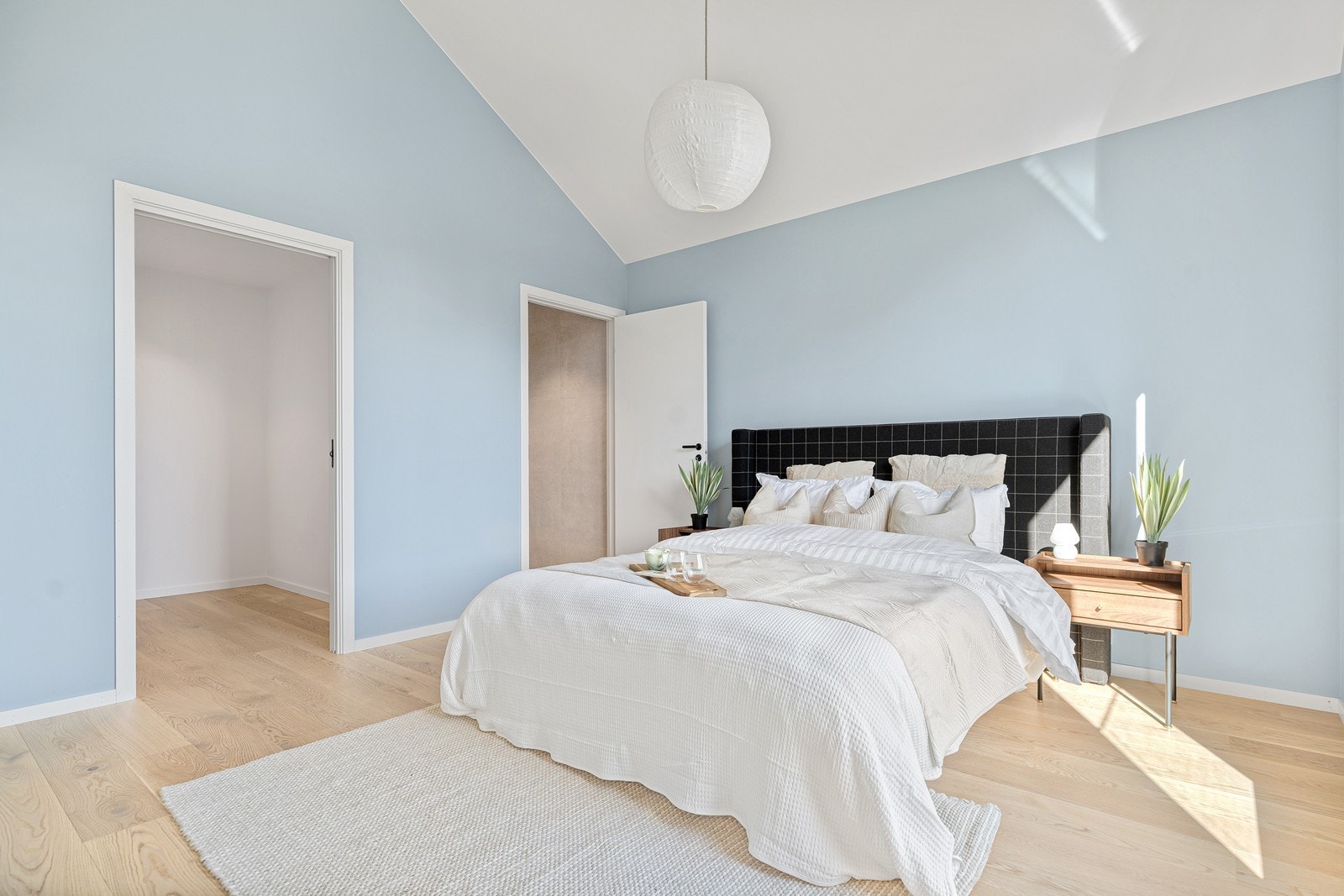 Tilgang til eget bad samt egen garderobe Galleribilde