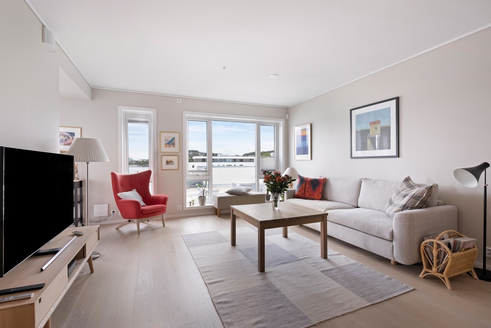 Leiligheten ligger i tredje etasje og har god planløsning Galleribilde