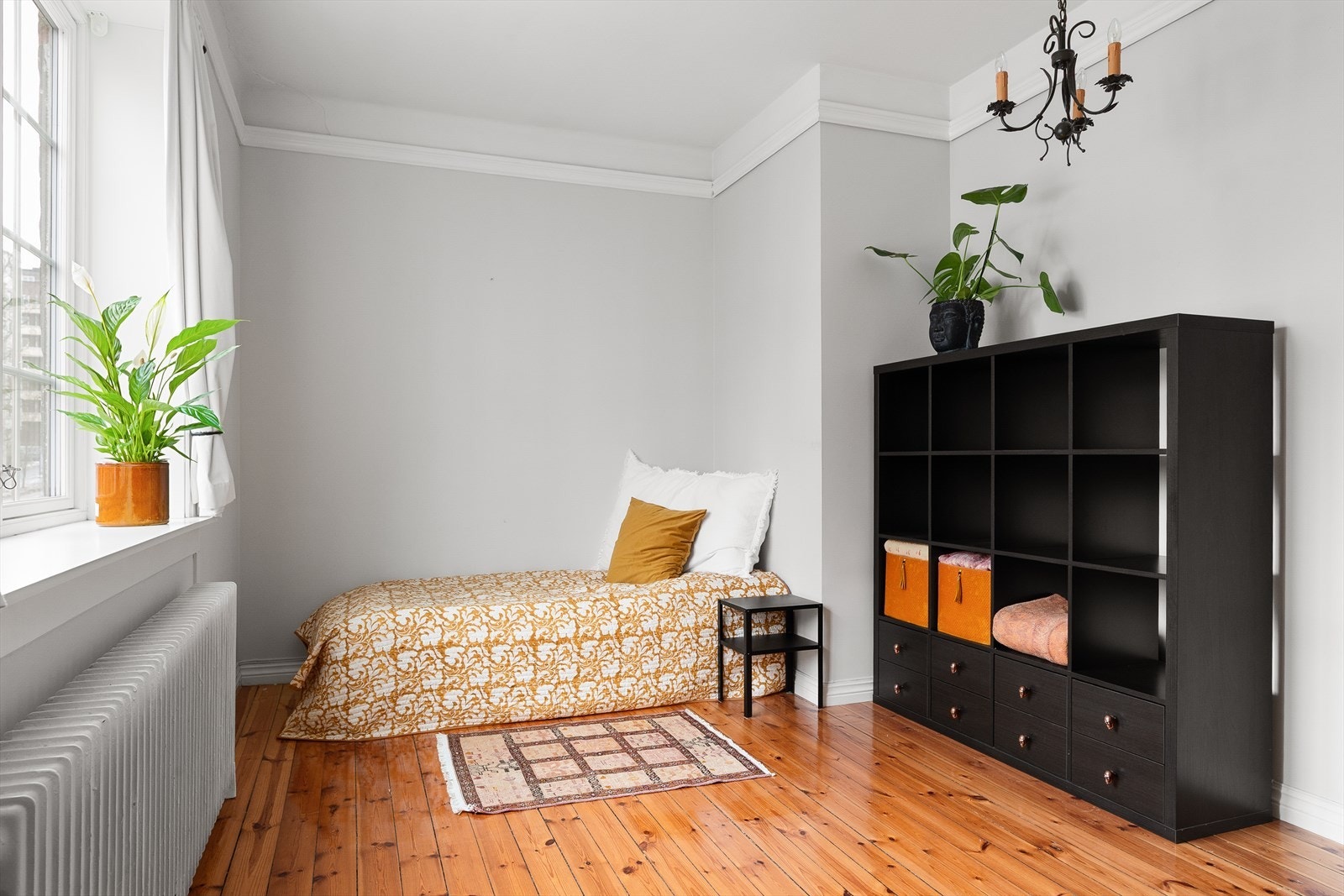 Rikelig med naturlig lys også på soverommet. Galleribilde