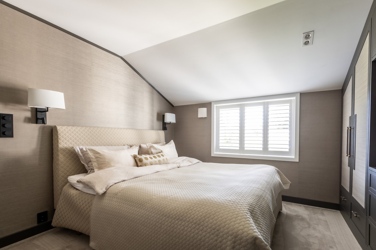 Shutters for effektiv lysskjerming. Galleribilde