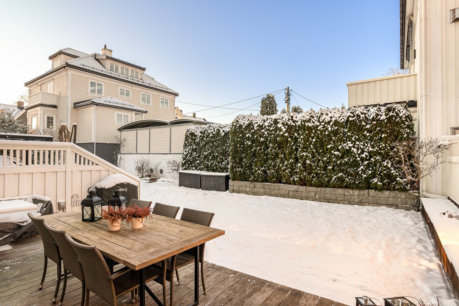 Skjermet hage med gode solforhold Galleribilde