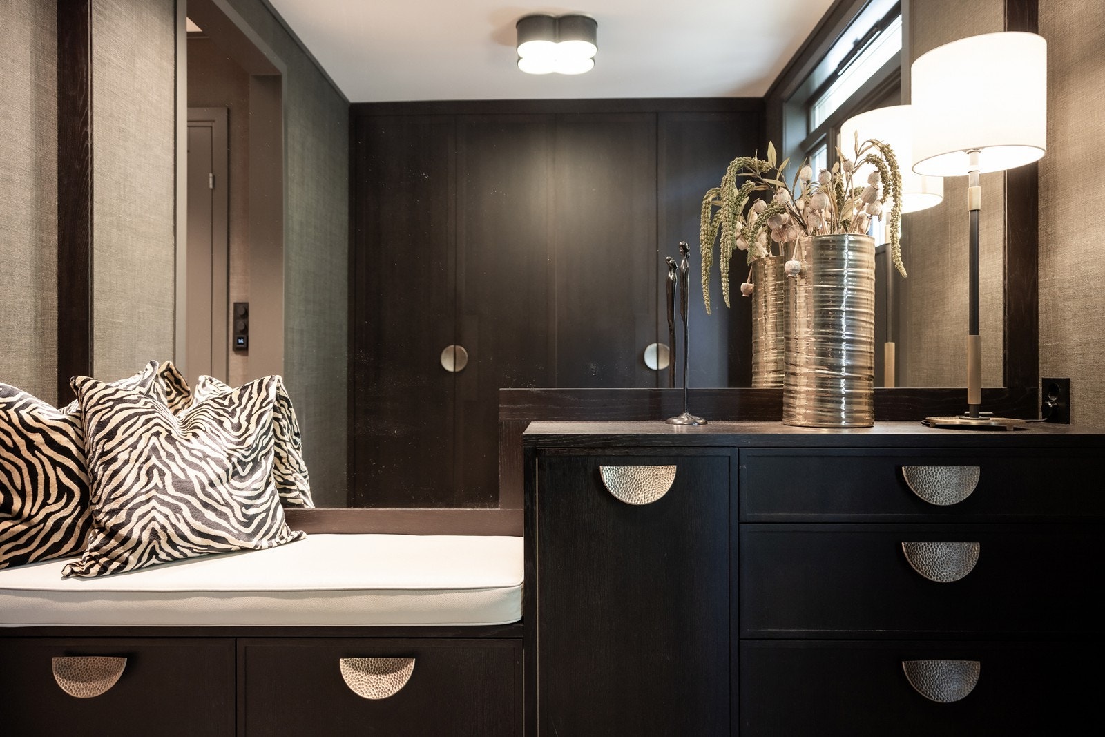 Utstrakt bruk av håndtak fra Love Handles Galleribilde