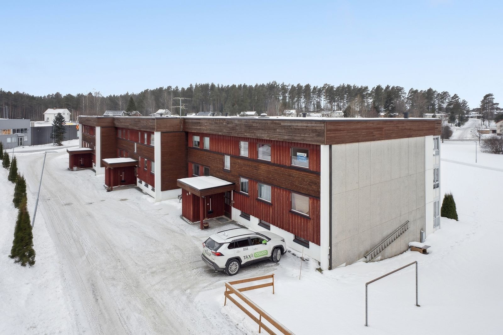 Fra leiligheten er det kort vei til dagligvarebutikker som Coop Extra og Kiwi. Galleribilde