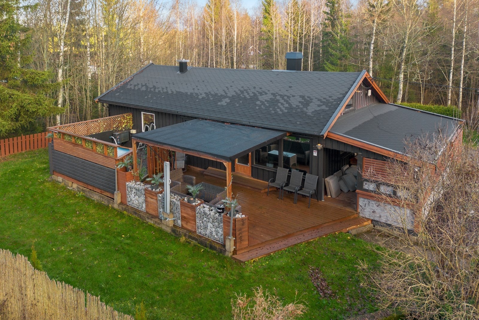 Flotte uteplasser, tilrettelagt for å danne ulike soner. Galleribilde