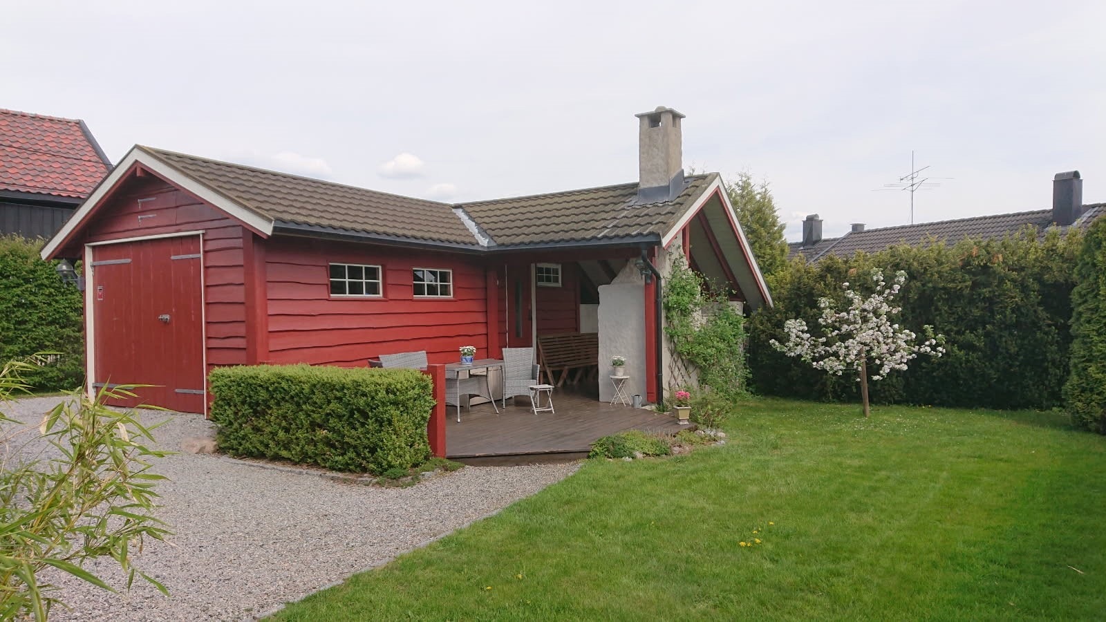 Under terrassen ligger den tidligere fiskedammen intakt med fontene, pumpe og renseanlegg! Galleribilde