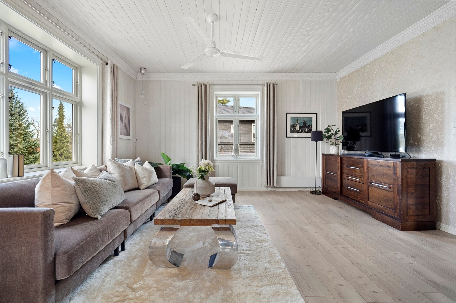 Lys og trivelig stue. Galleribilde