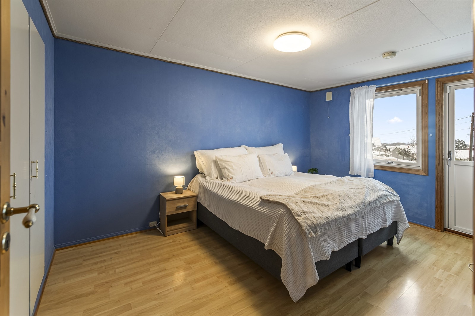 Hovedsoverom med utgang til luftebalkong Galleribilde