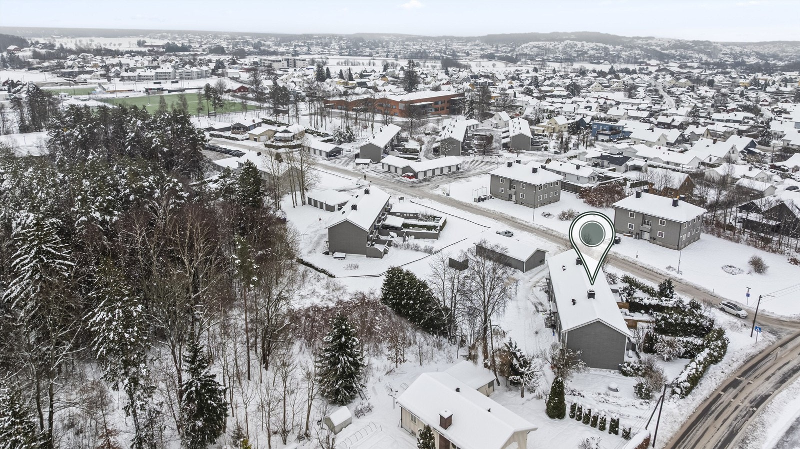 Boligen har kort og trygg skolevei til Haukerød barneskole, noe som gir en trygg og oversiktlig hverdag for de minste Galleribilde