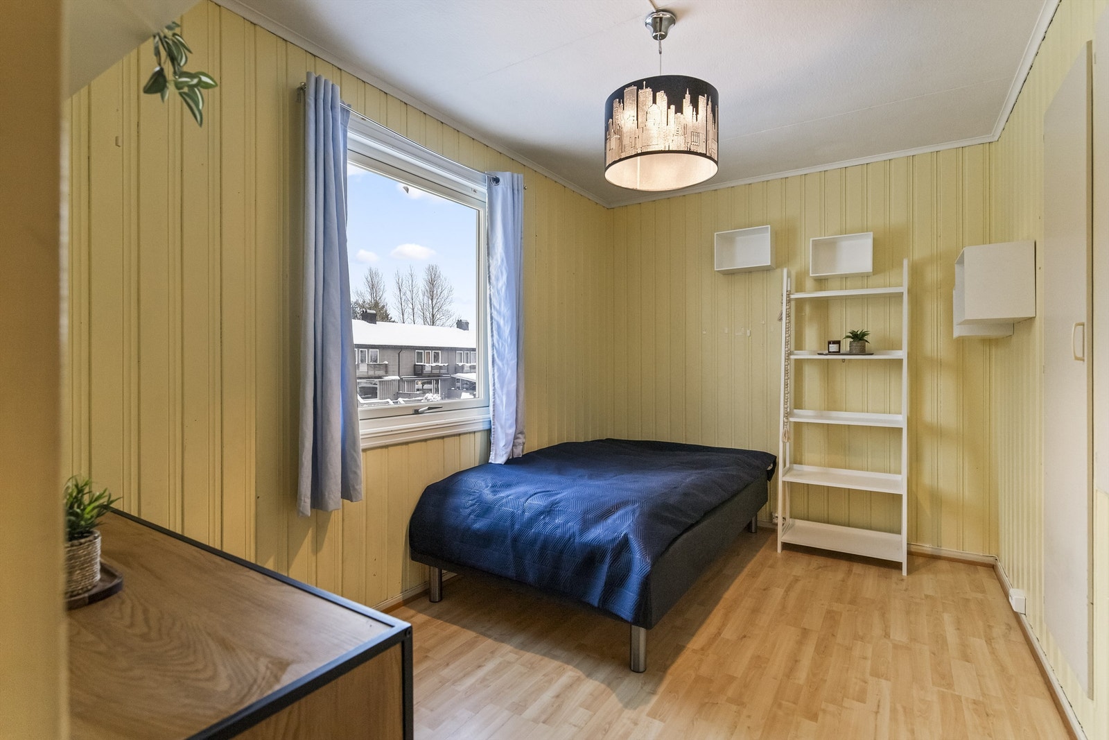 Runarveien 2 C er innredet med 3 soverom i 2.etasje Galleribilde