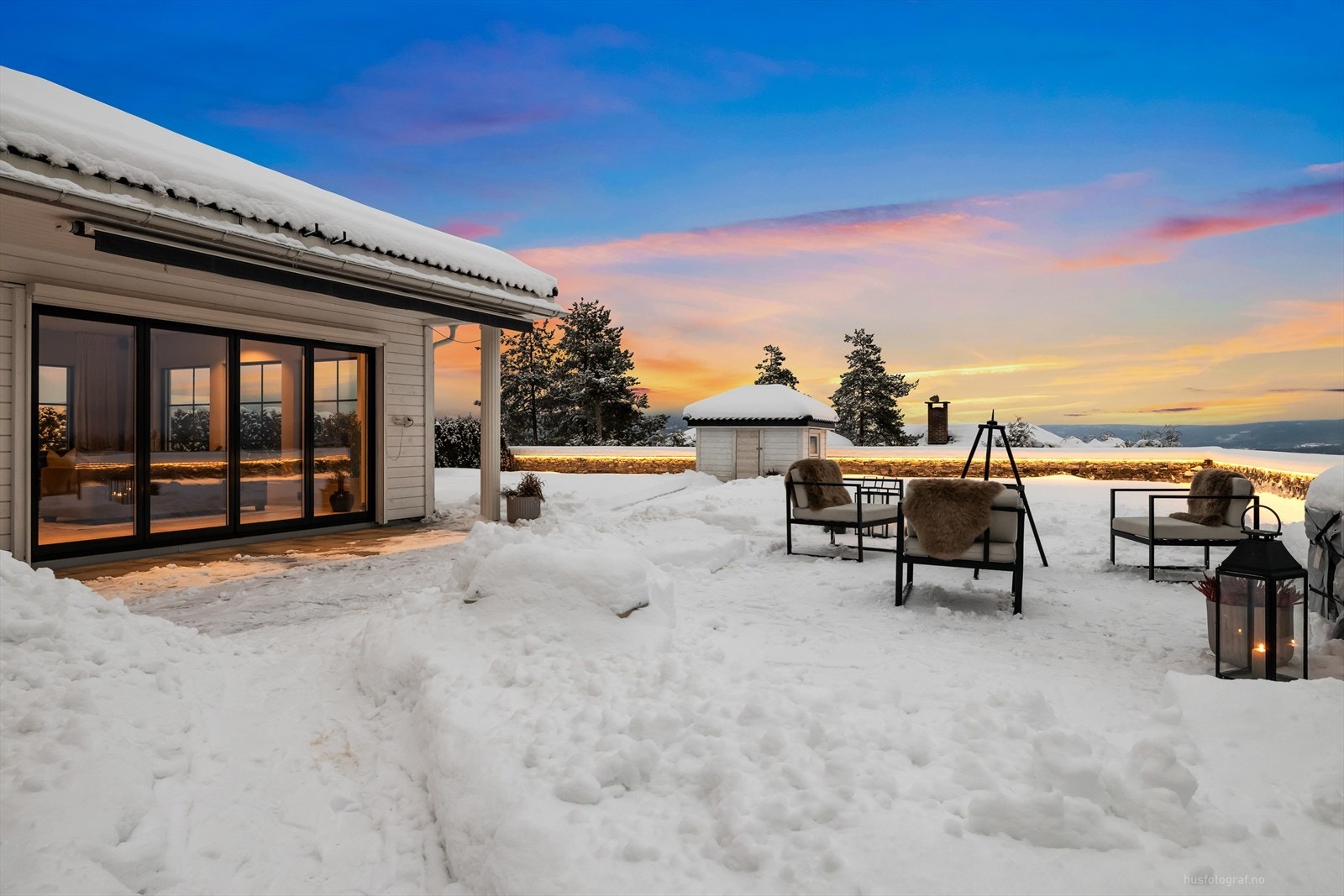 Uteområdet byr på en helt fantastisk atmosfære, der panoramautsikten virkelig får skinne. Galleribilde