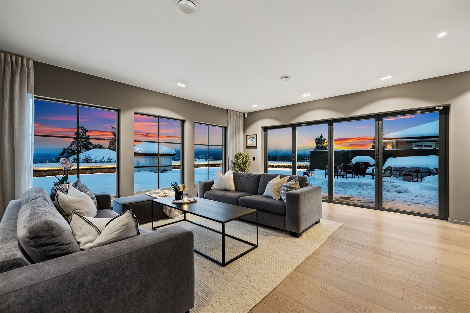 Boligen har et eksklusivt preg over seg. En sjelden sjanse for å sikre seg noe unikt! Galleribilde