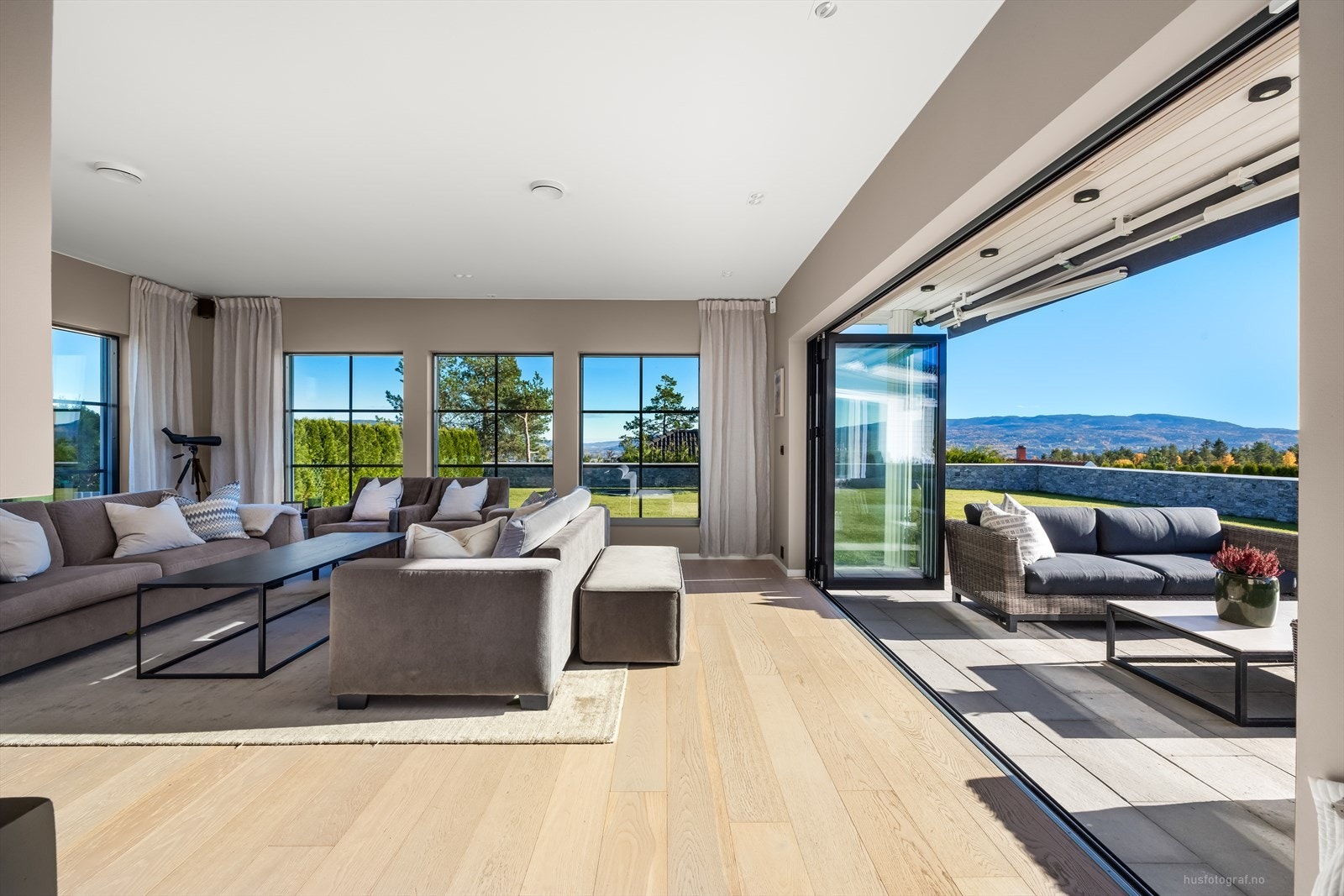 Tidsriktig innredet enebolig med hybel som holder en god standard. Galleribilde