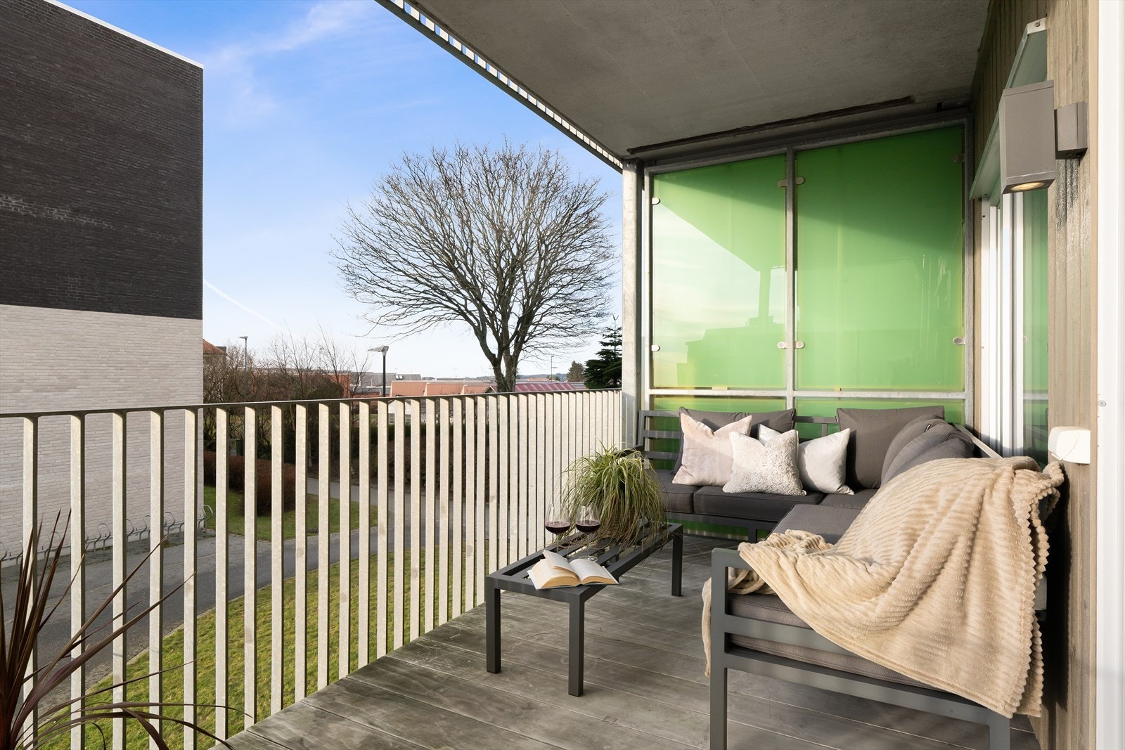 Her får man god plass til sittegruppe og gassgrillen Galleribilde