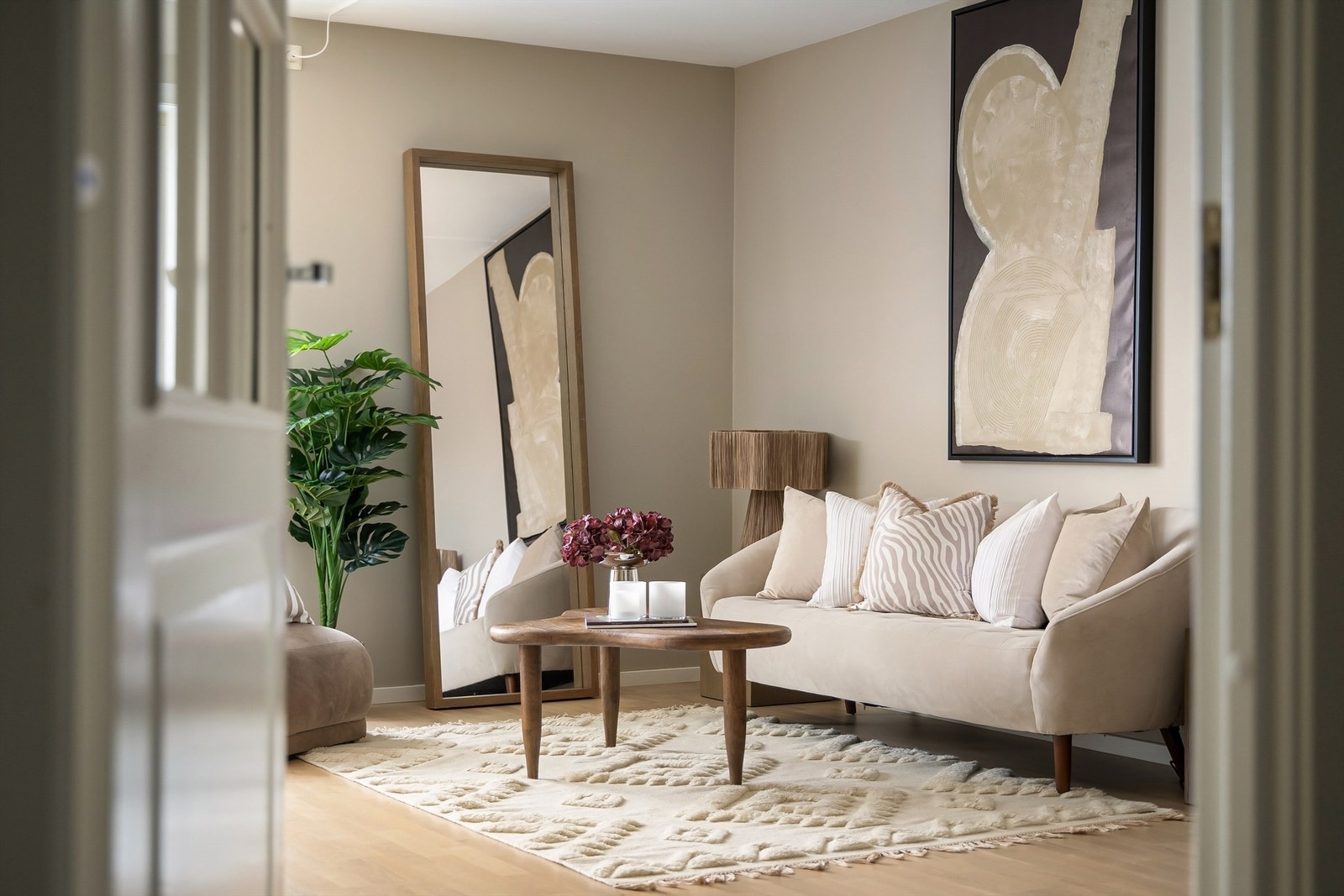 Lys og innbydende leilighet i populære Østreheim boligsameie! Galleribilde