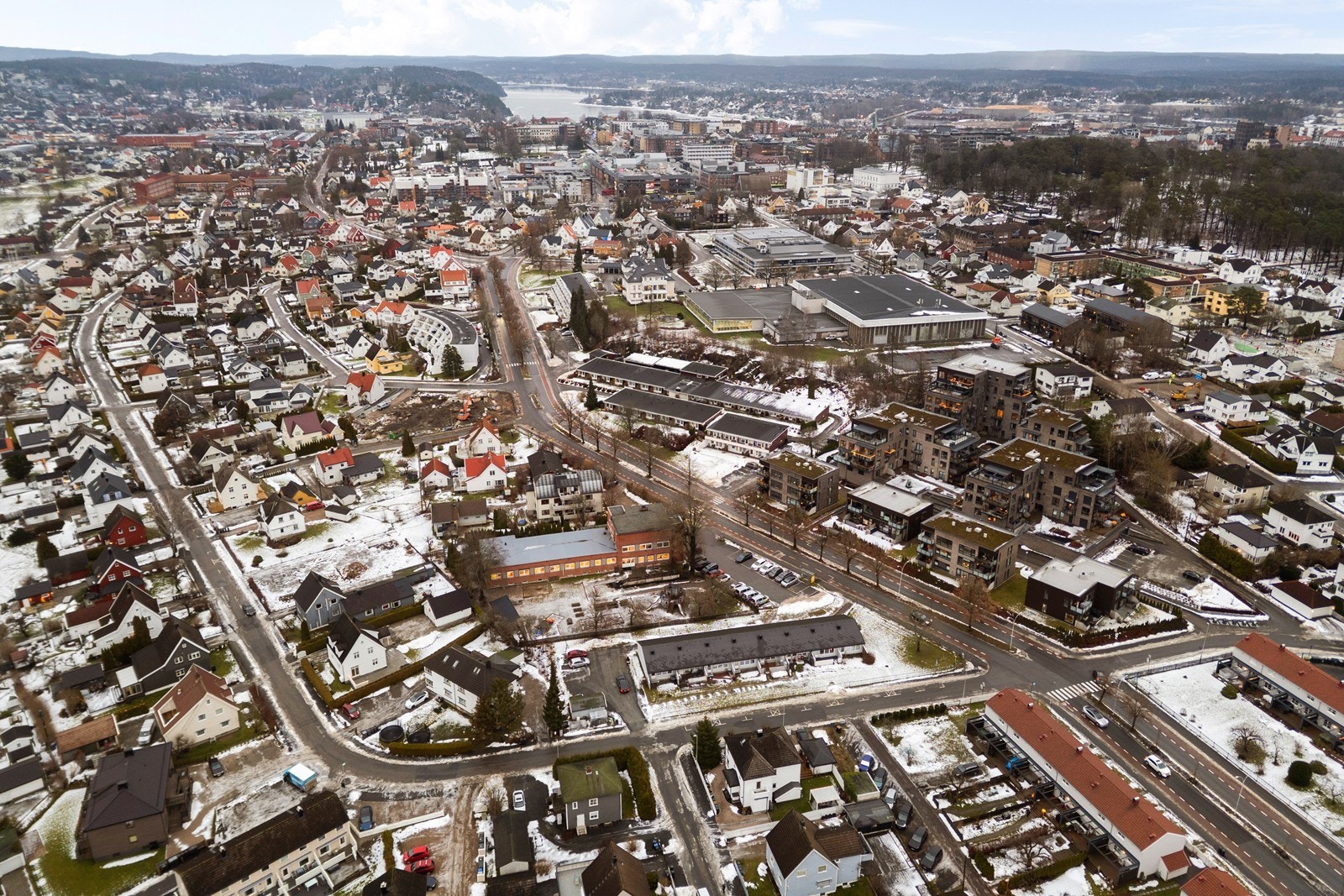 Området er rolig og etablert, og beskrives som et trygt nabolag. Galleribilde