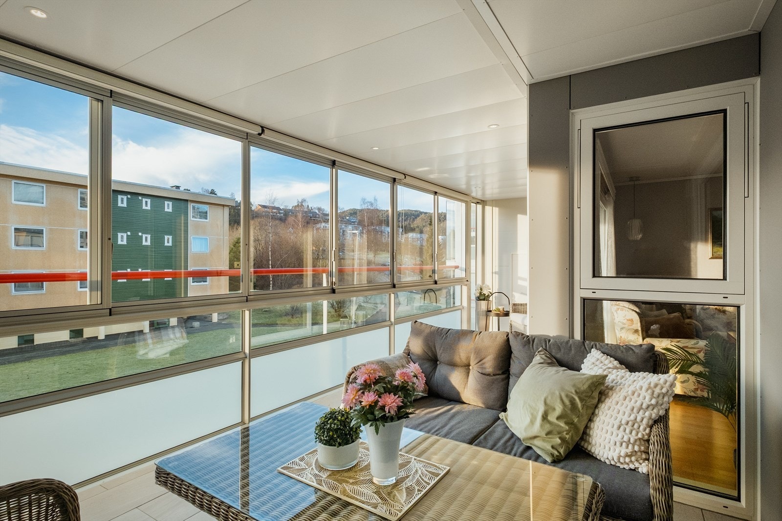 - Balkongen blir som en forlengelse av stuen - Galleribilde