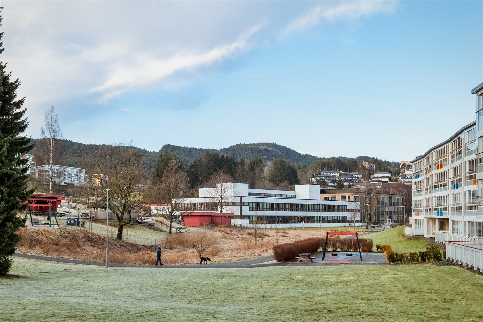 - Kort vei til Oasen som byr på et rikt servicetilbud, samt buss- og bybanestopp - Galleribilde