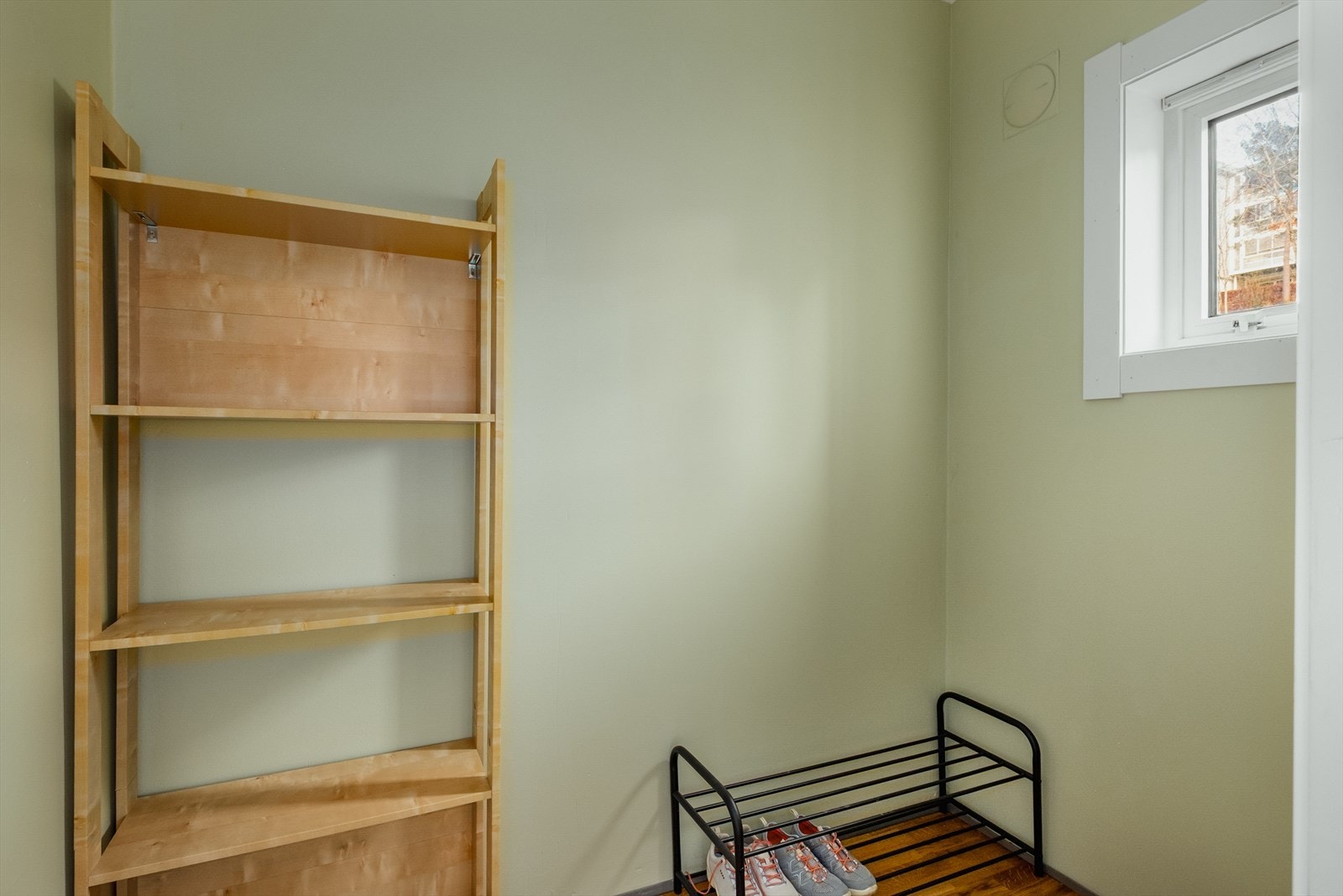 - Soverom 2 har tilknyttet innvendig bod på 2,6m². Her kan du realisere walk-in drømmen - Galleribilde