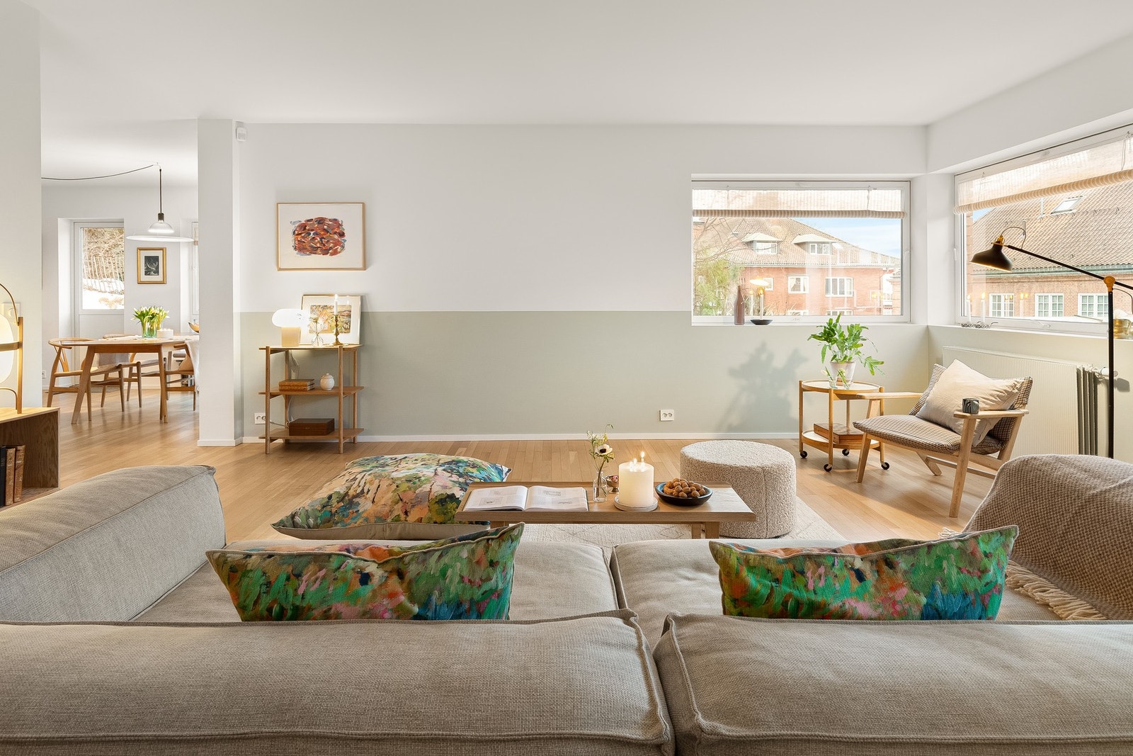 Store, sosiale rom og god planløsning. Galleribilde