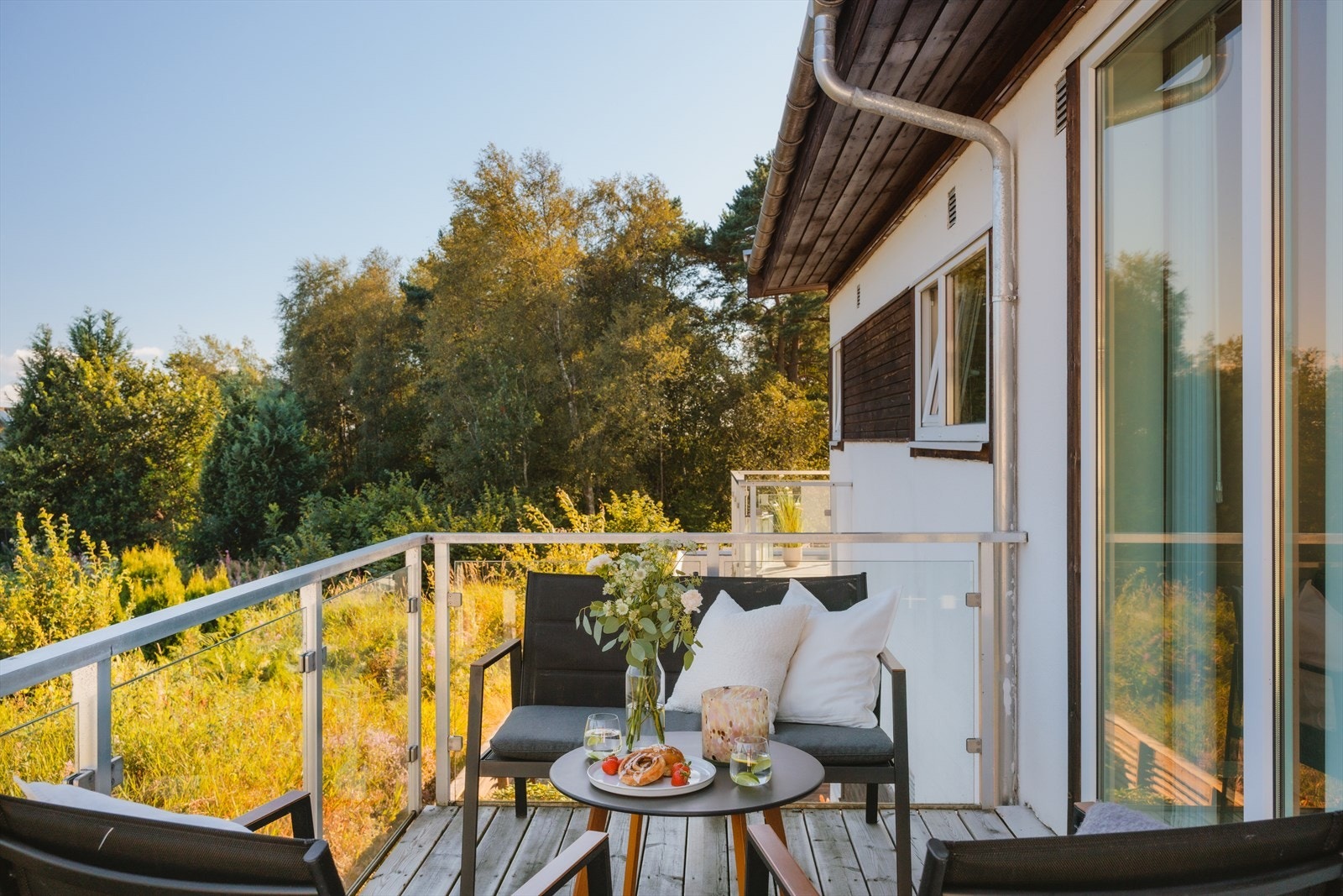 Balkongen med adkomst fra stuen er målt til 11 m² Galleribilde