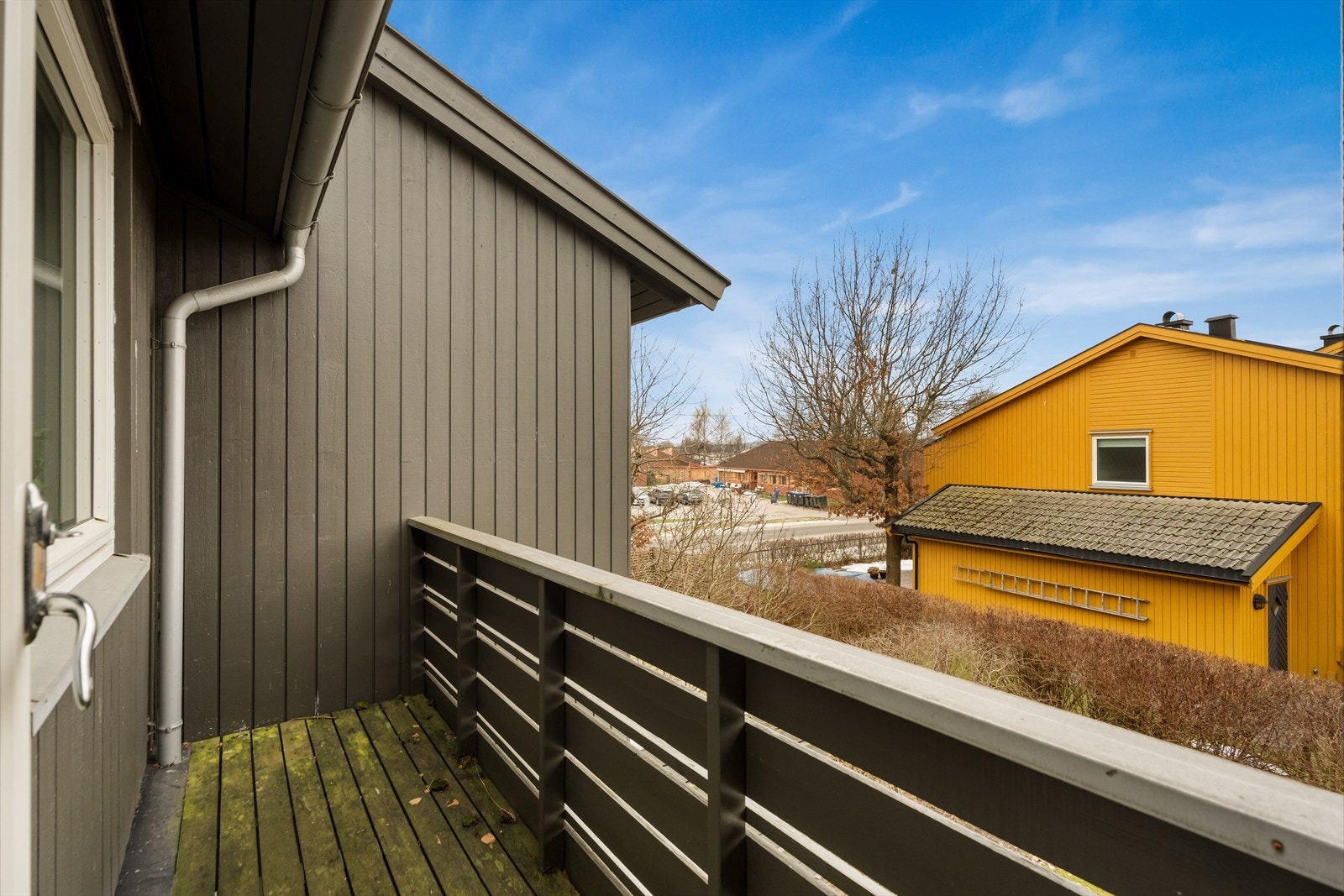 Balkongen er ca. 3 m². Galleribilde