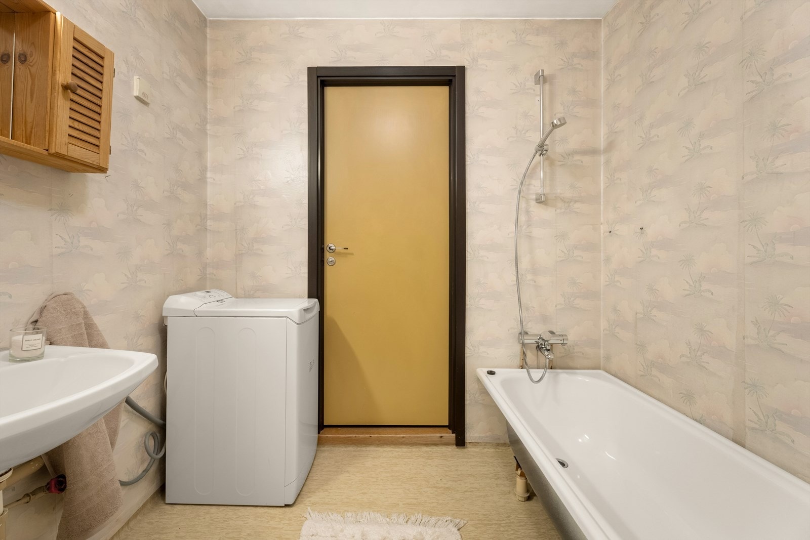 Et funksjonelt bad med god gulvplass. Galleribilde